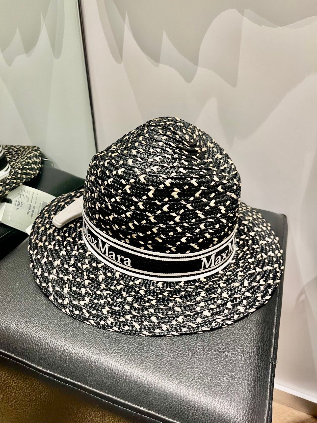 @MaxMara 編織帽/64 🔔限時折扣 🉐4380