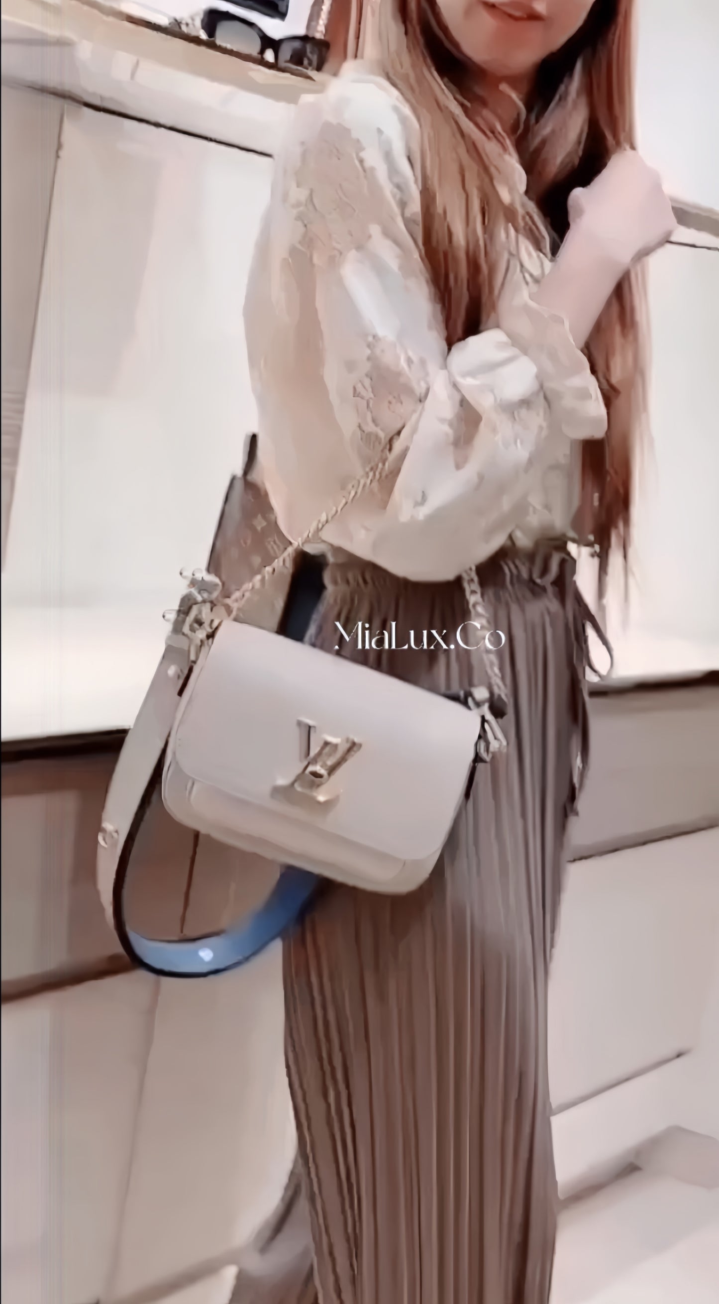 LV▪️Lockme Tender 牛皮鎖翻蓋包/2050✨🉐85050