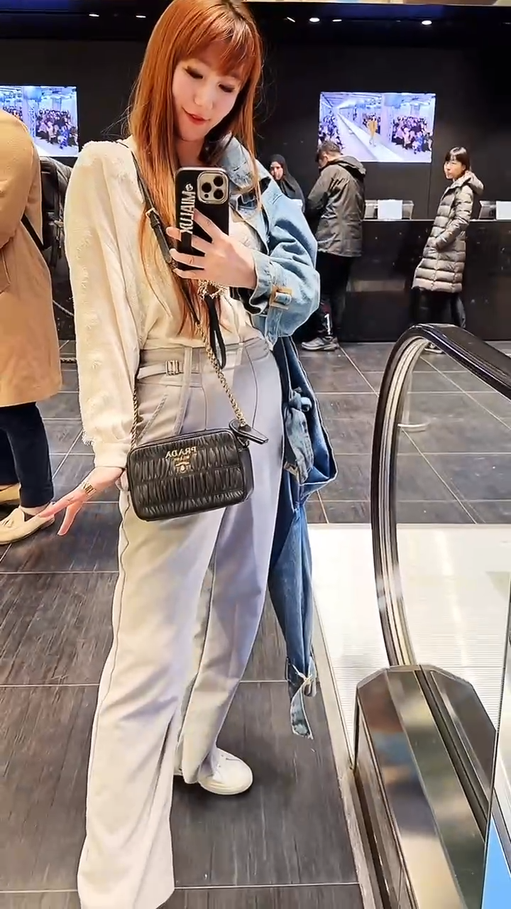 @Prada► NAPPA 皺摺皮革相機包/P875