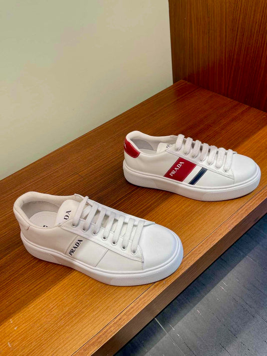 @Prada Trainers 側標小白鞋/750P375 🔔限時折🉐17880