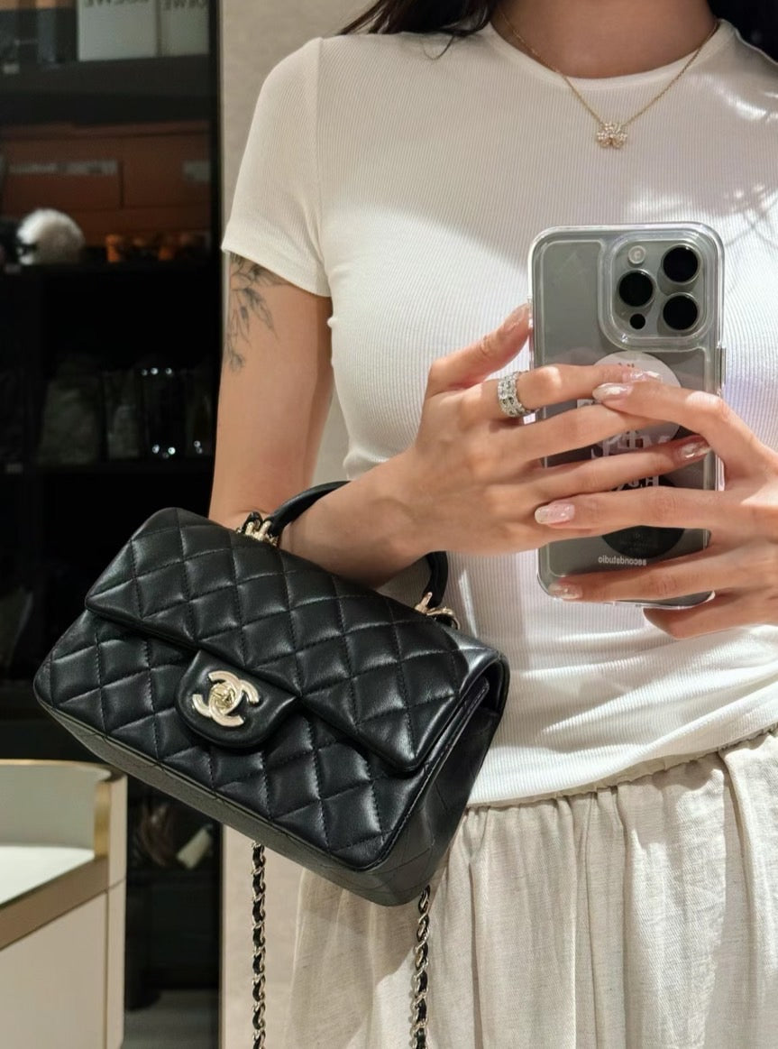 *現貨*CHANEL 24A CF20 HANDLE MINI 大迷你提把口蓋包 香檳淡金釦 P180000 /T218000