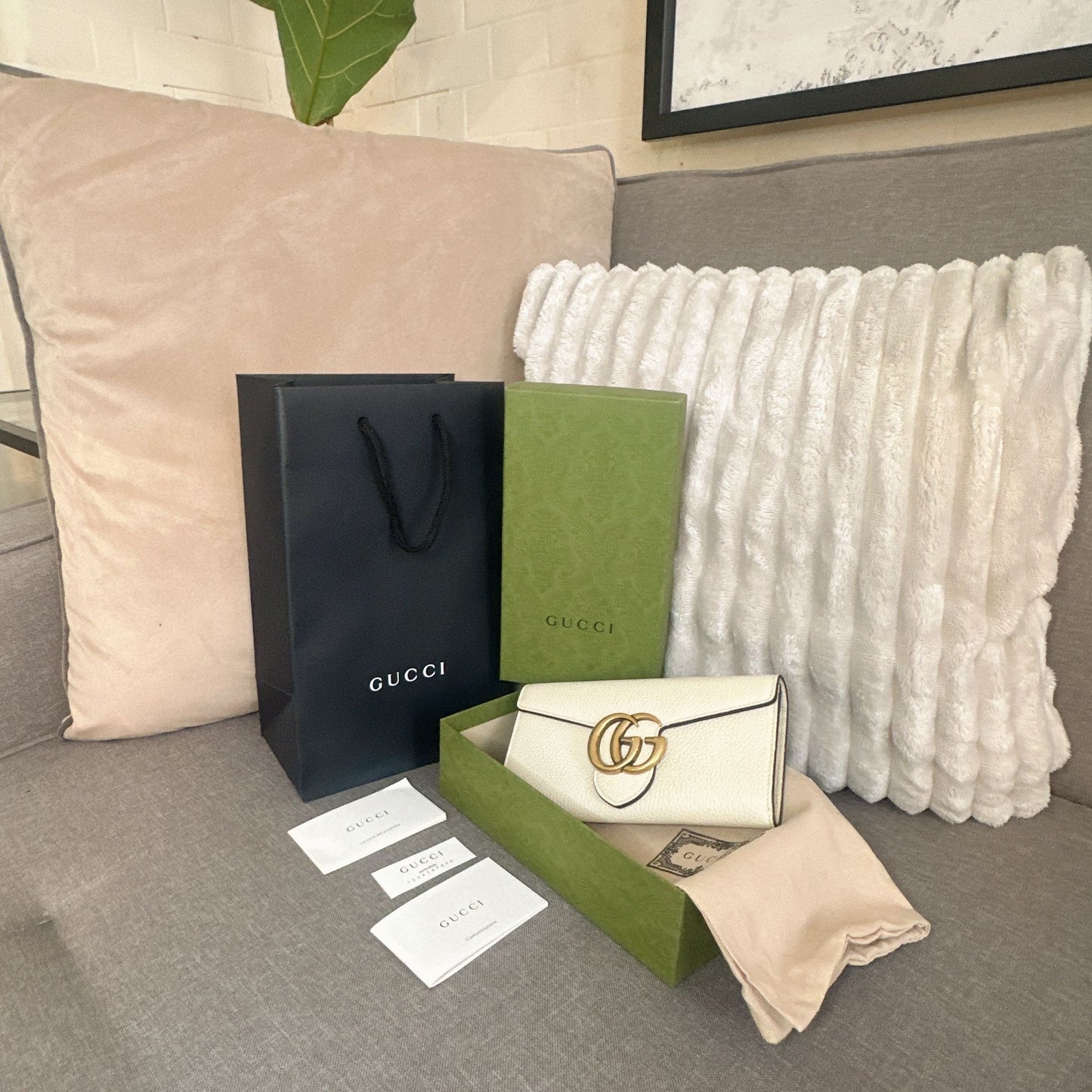 *現貨*@Gucci Marmont 馬夢白色掀蓋長夾 P15000 /T19000