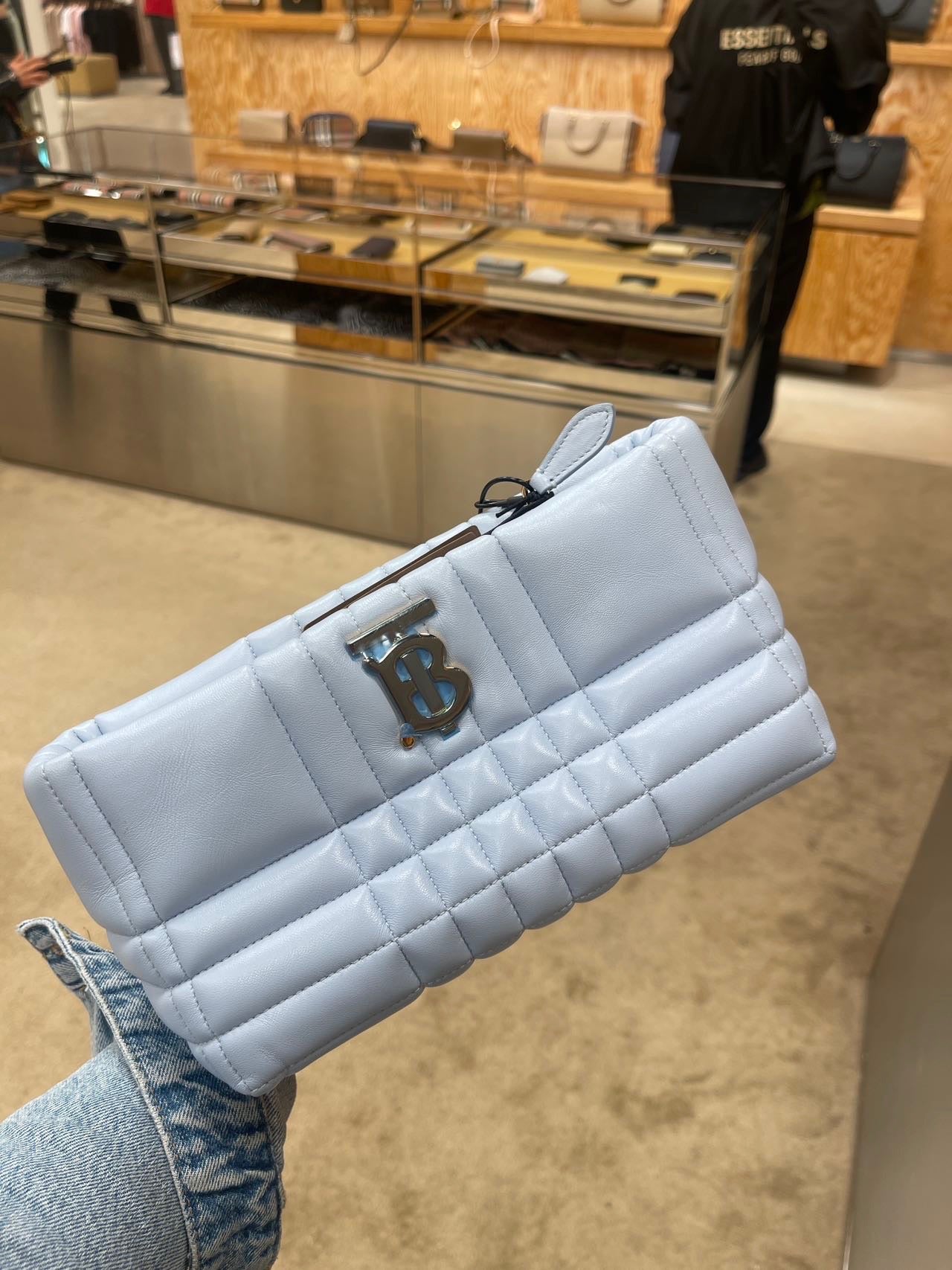 @Burberry Lola 縫線皮革雲朵包/1150P269 🔥下殺🉐12910