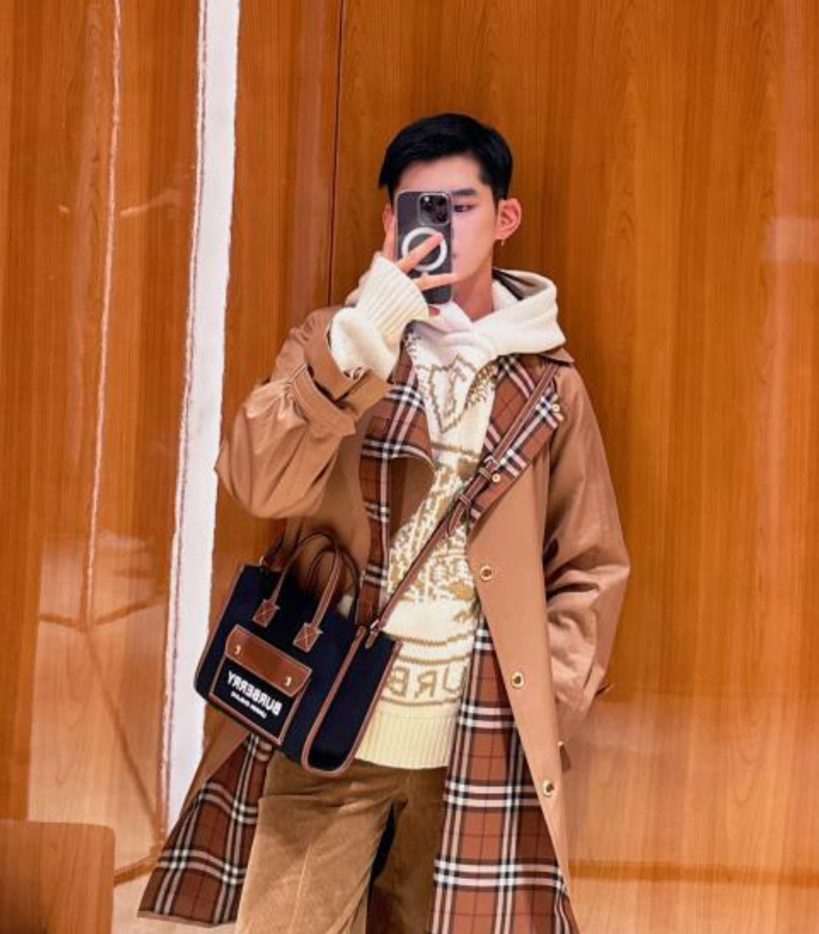 @Burberry▪️Freya Mini托特包-黑/920P645 🔥折上七折🉐21320