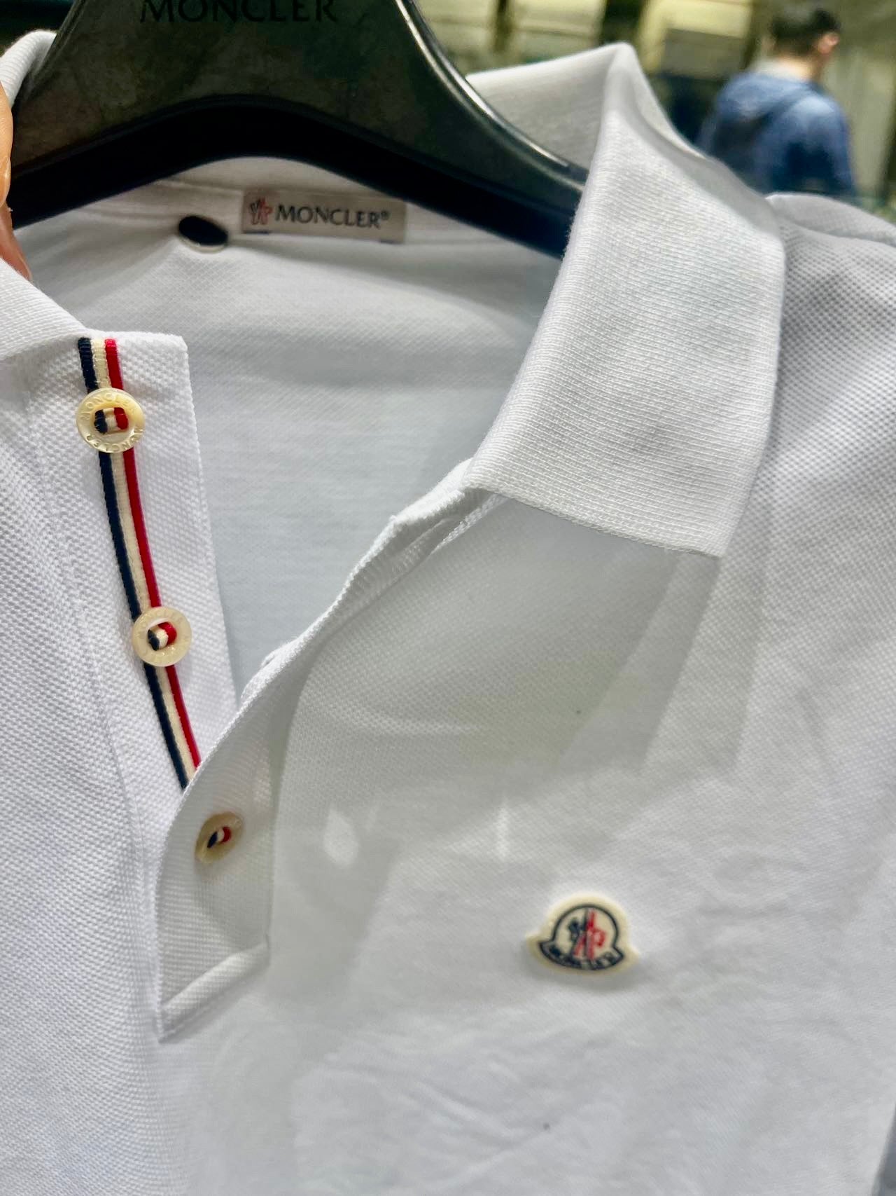 @Moncler Polo 男生款彩釦POLO上衣/265P181 🔔限時折🉐8950