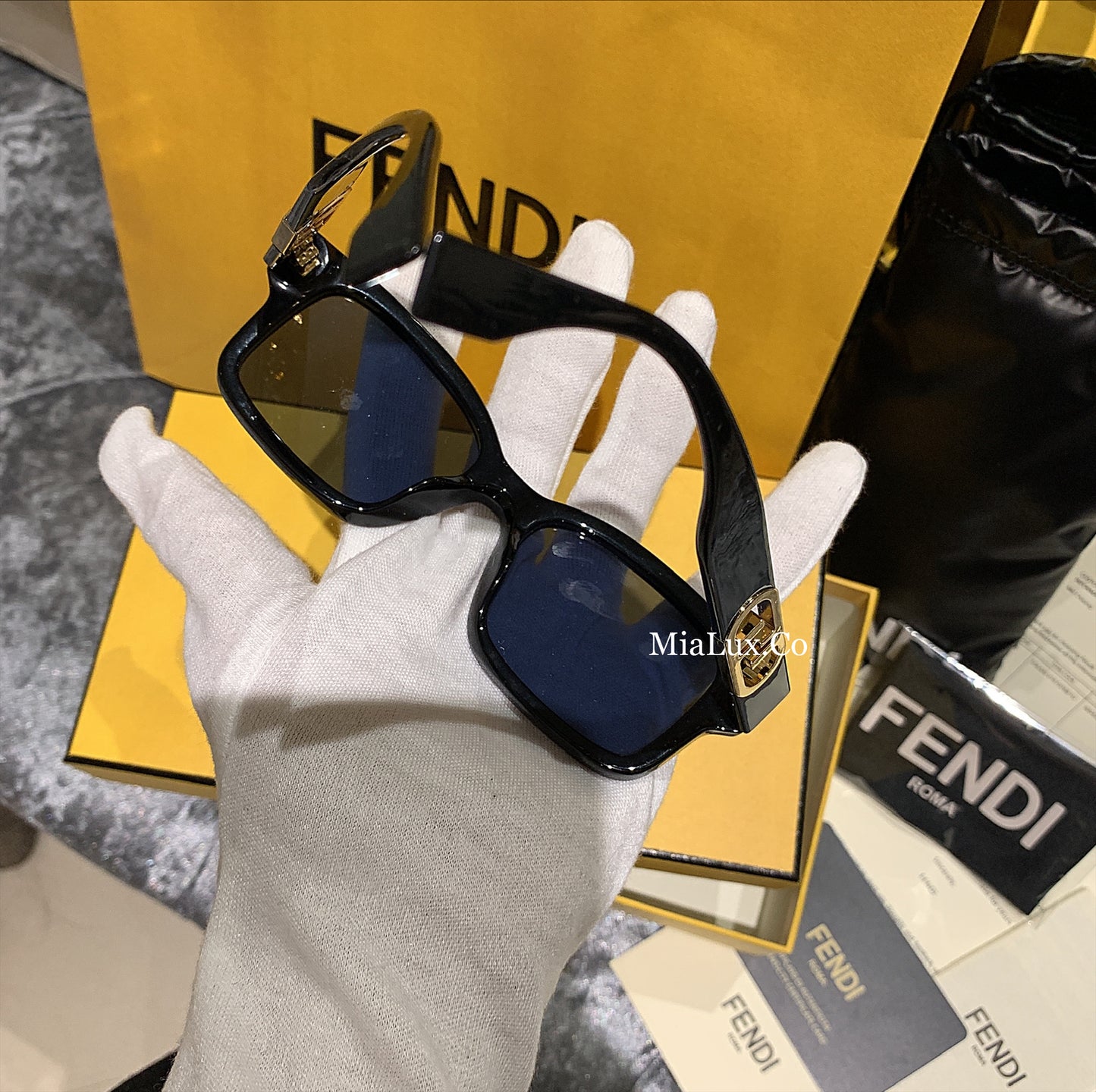 FENDI✨ O'LOCK BLACK ACETATE SUNGLASSES 方框太陽眼鏡 * £330