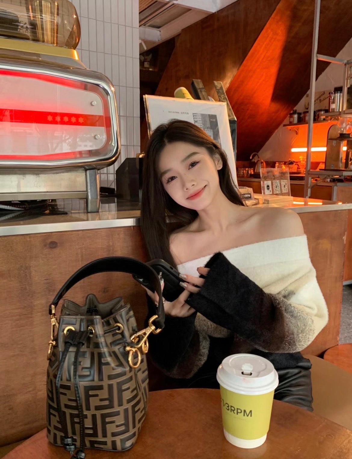 Fendi Mon Tresor Mini 迷你牛皮抽繩水桶包/1420E1550💰