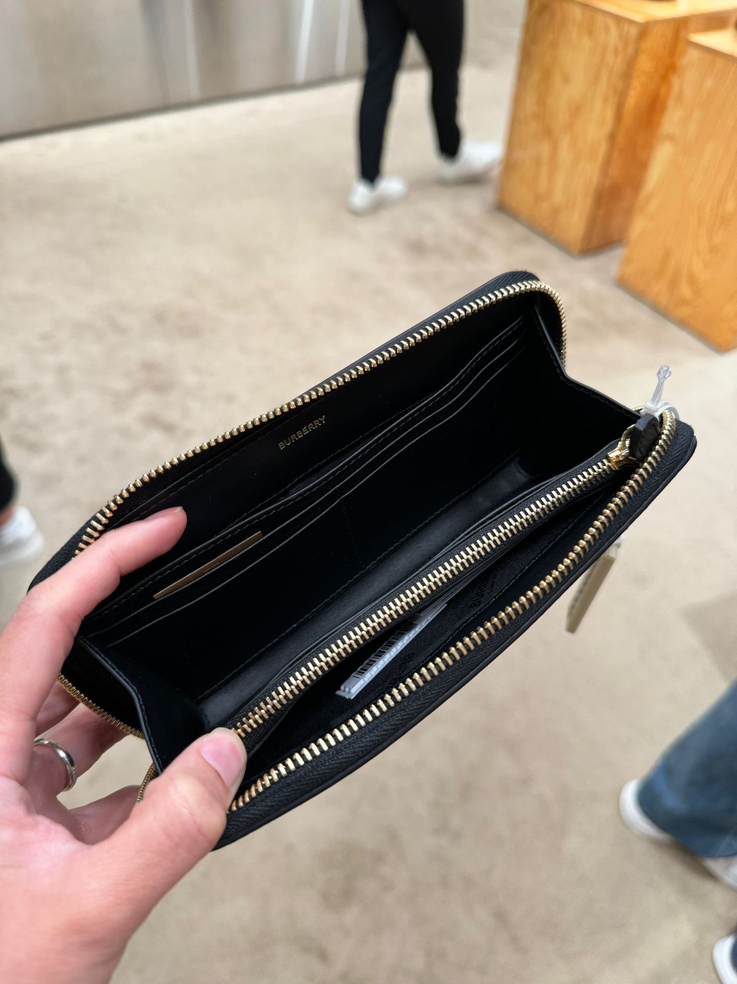 @Burberry Ellerby 格紋拉鍊長夾/230P139 🔥下殺🉐7060