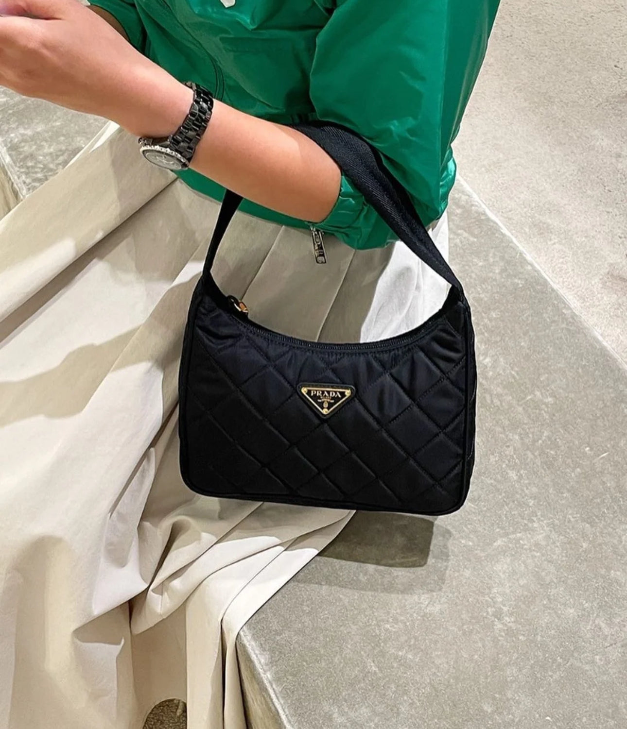 @Prada▪️Neo 菱格金標腋下包/P740 🔔限時折🉐33980🏷️