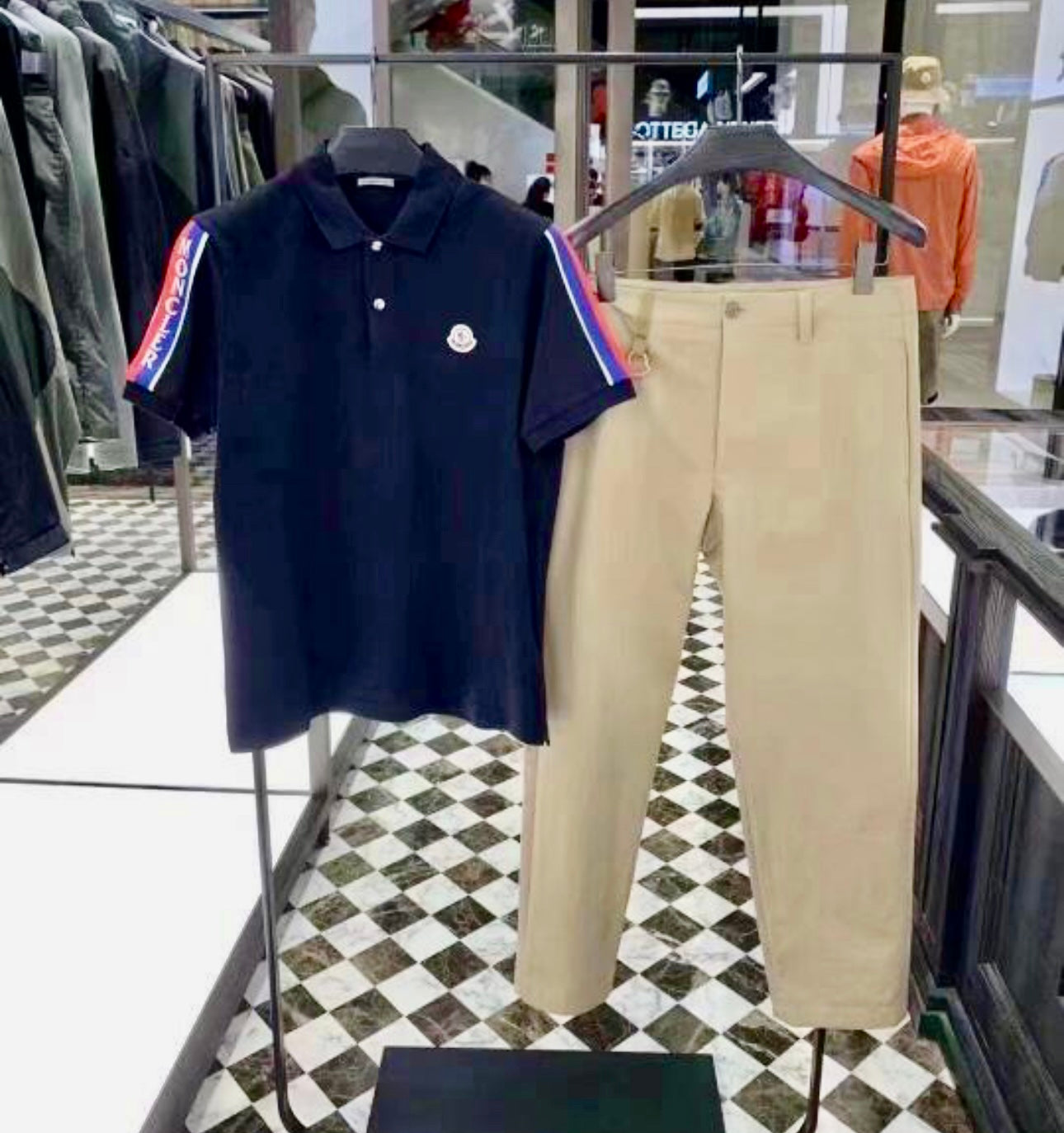 @Moncler 雙肩飾帶Polo上衣 P234 🔔限時折扣 🉐11530