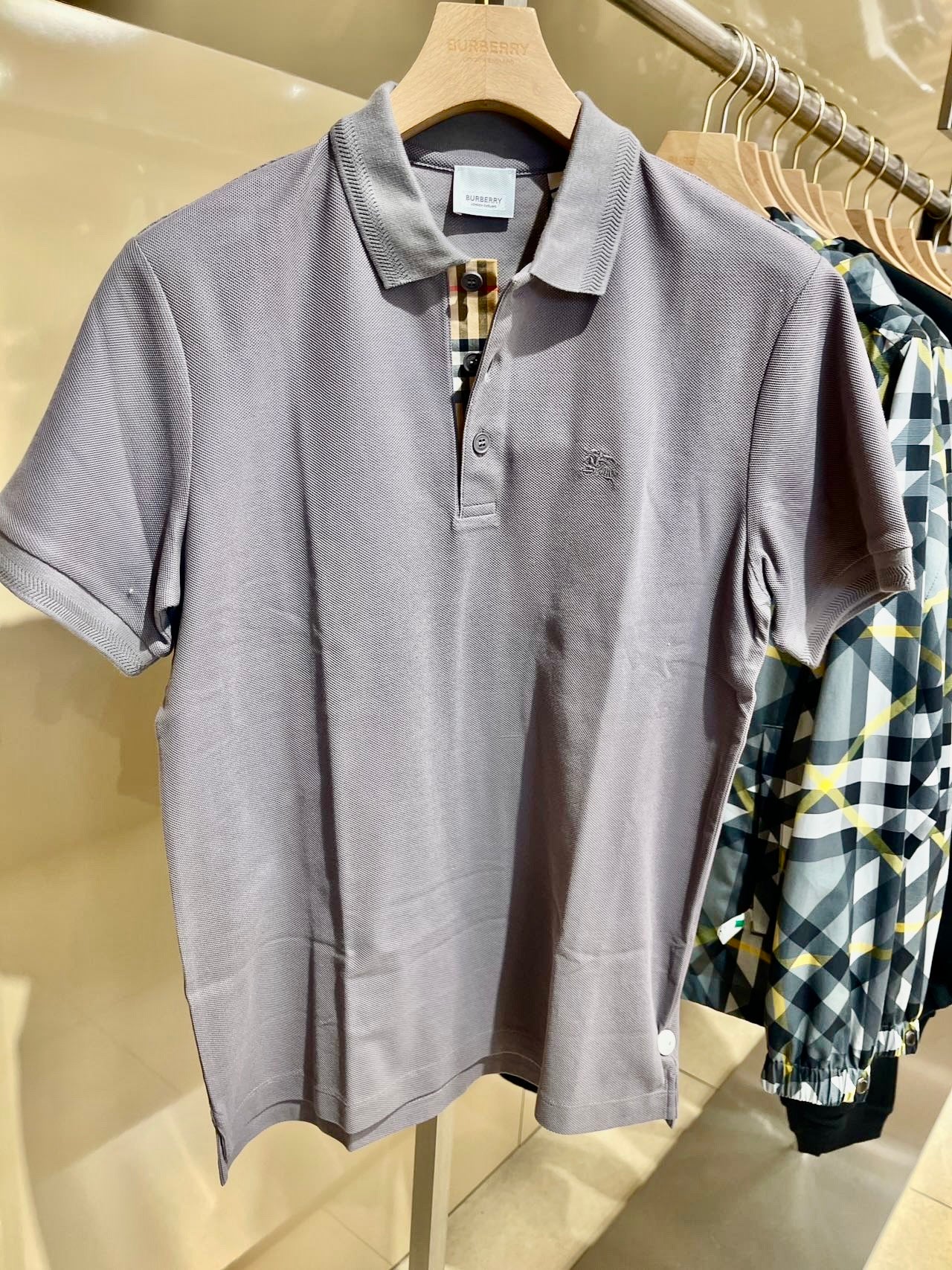 @Burberry Eddie 男生款Polo上衣/350P245 🔥折上六折🉐8120