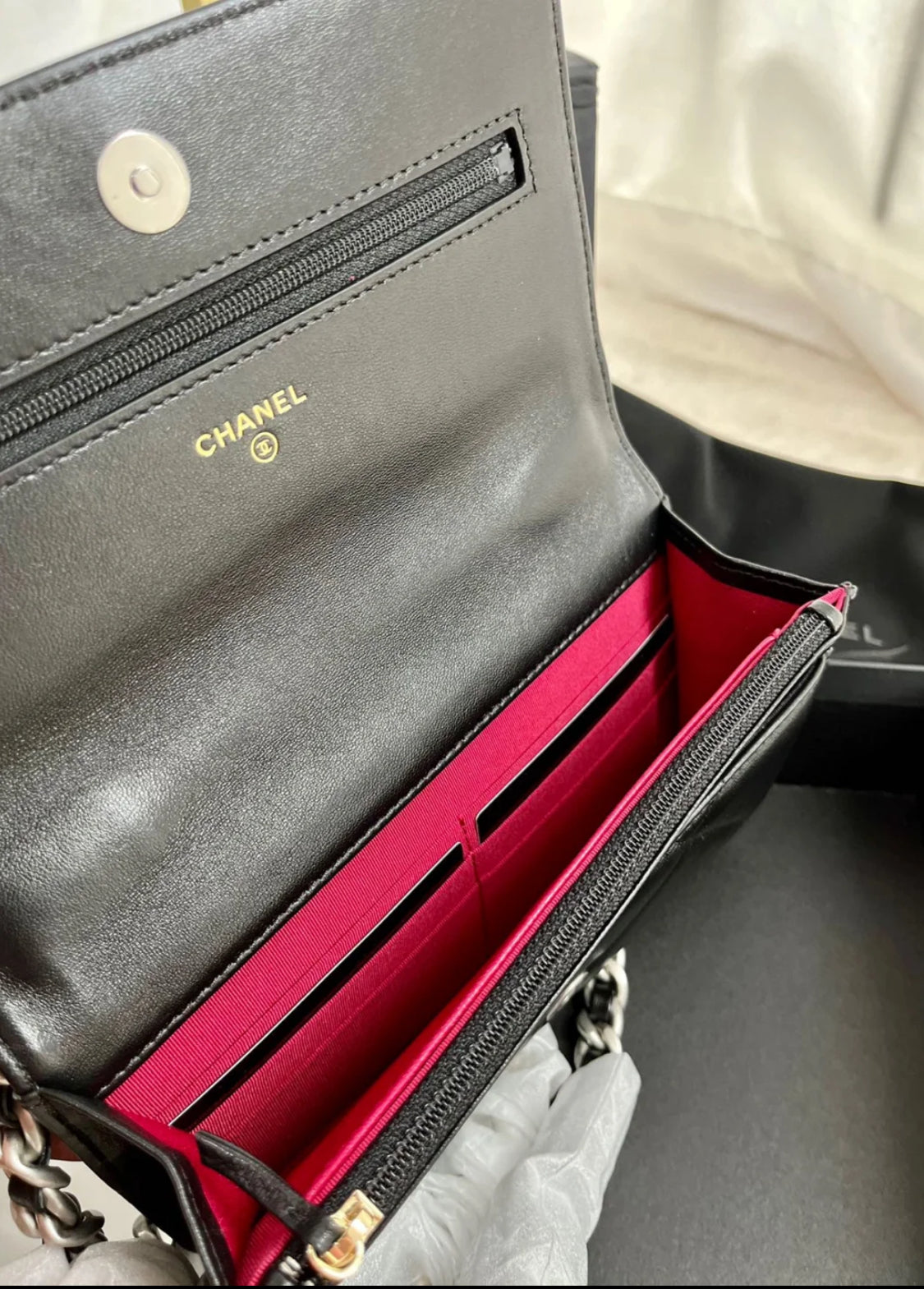 CHANEL▶︎✨| 19 LAMBSKIN WALLET ON CHAIN 經典19小羊皮WOC鏈包 AP3267 *£3,430