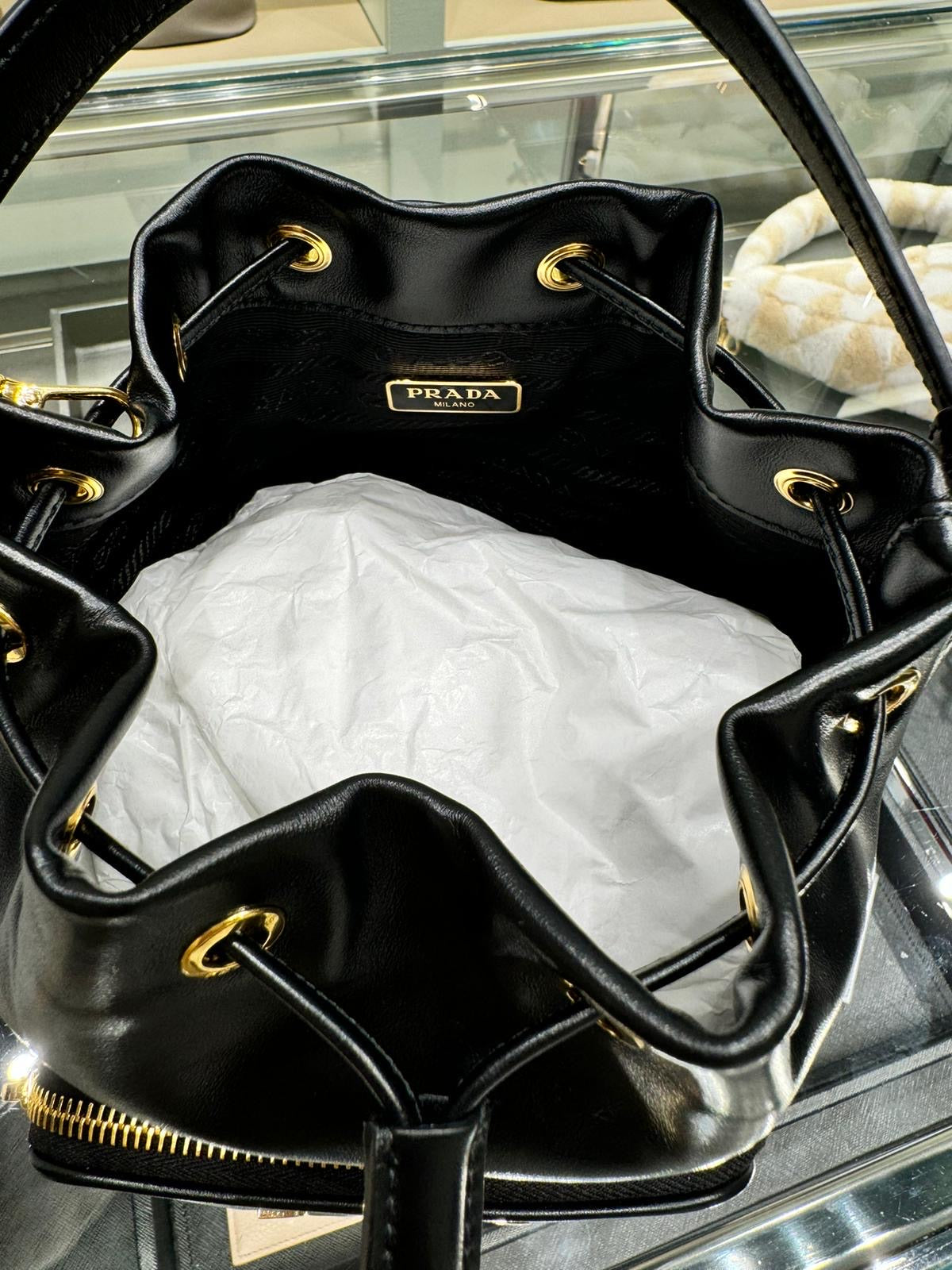 @Prada▪️Secchiello Vitello 皮革水桶包/970 🔔限時折🉐44450 🏷️