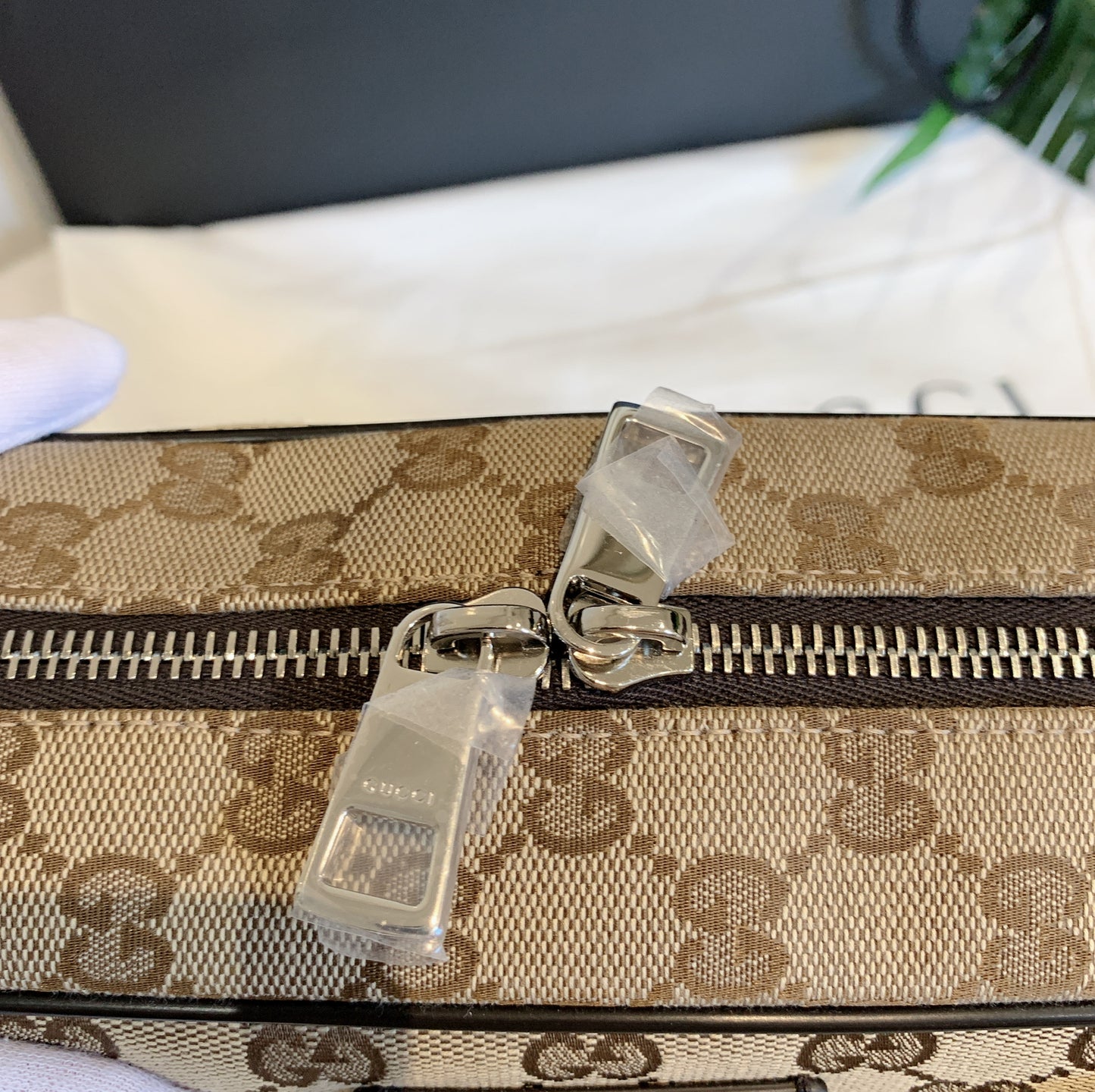 @Gucci Ophidia 男生款老花大郵差包/P490