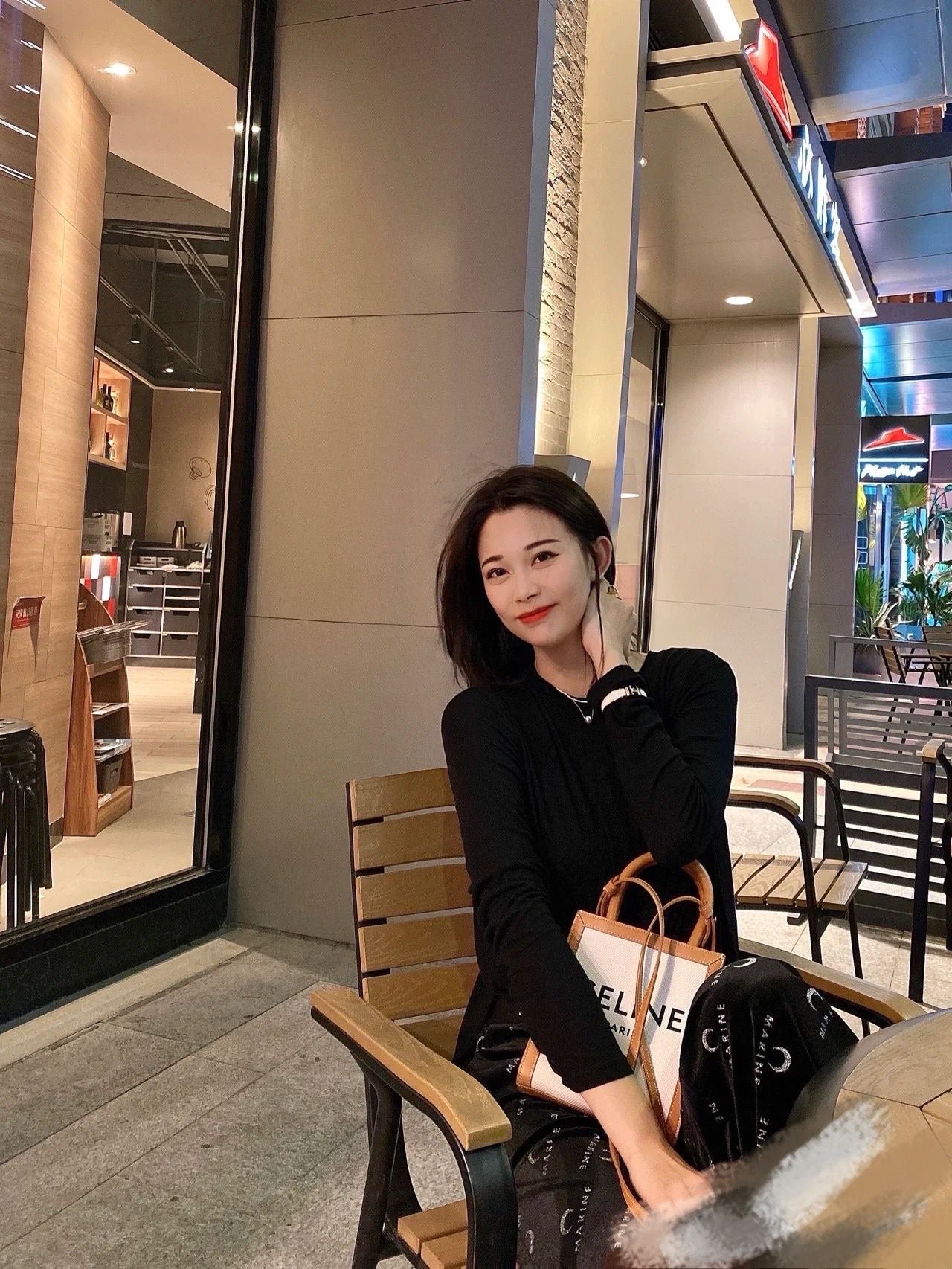 @Celine Mini Cabas Vertical 迷你款托特包/1100P572🔥折上九折🉐23970