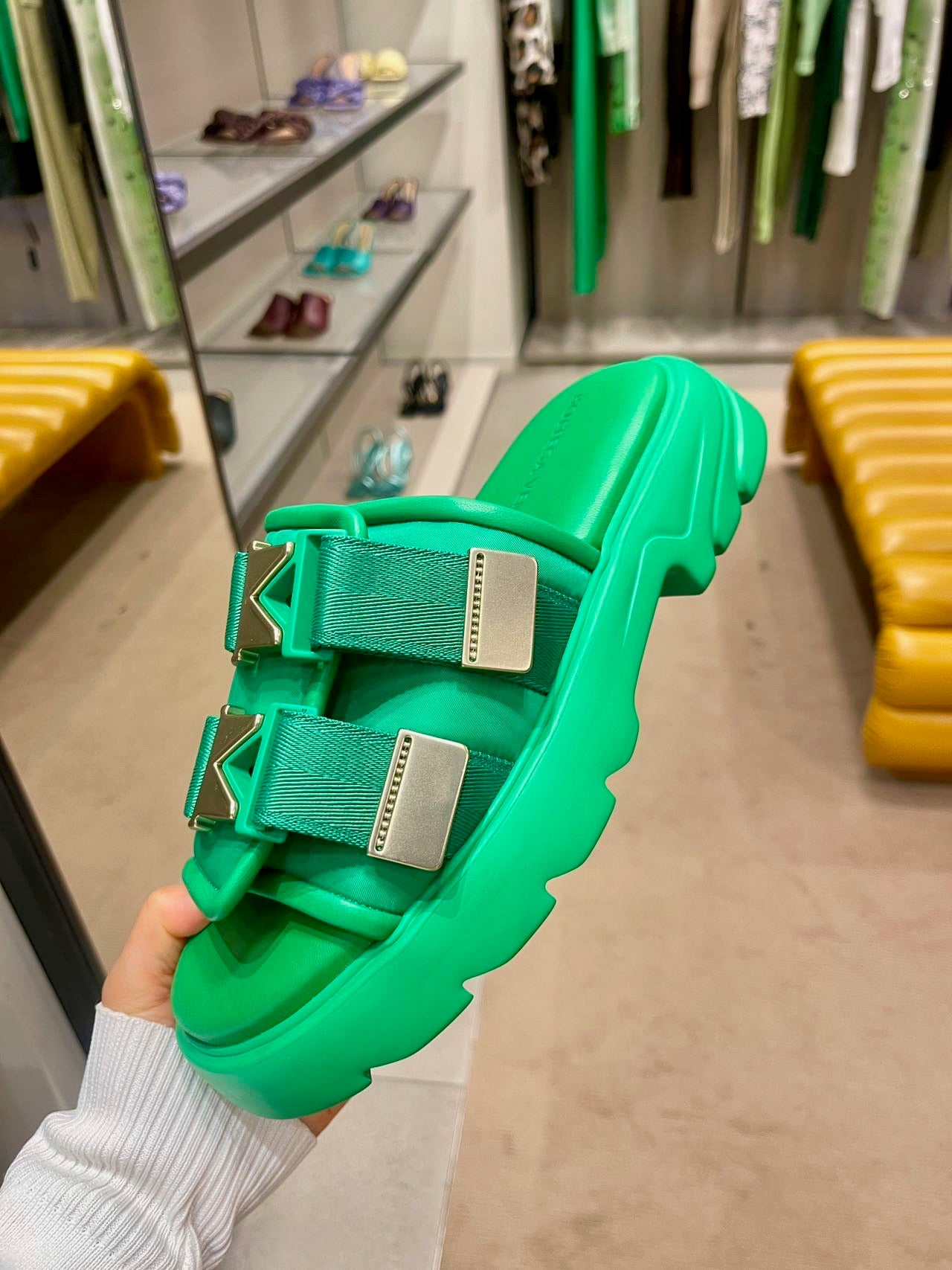 @BV Bomber 拖鞋/700P350 🔔限時折🉐16750