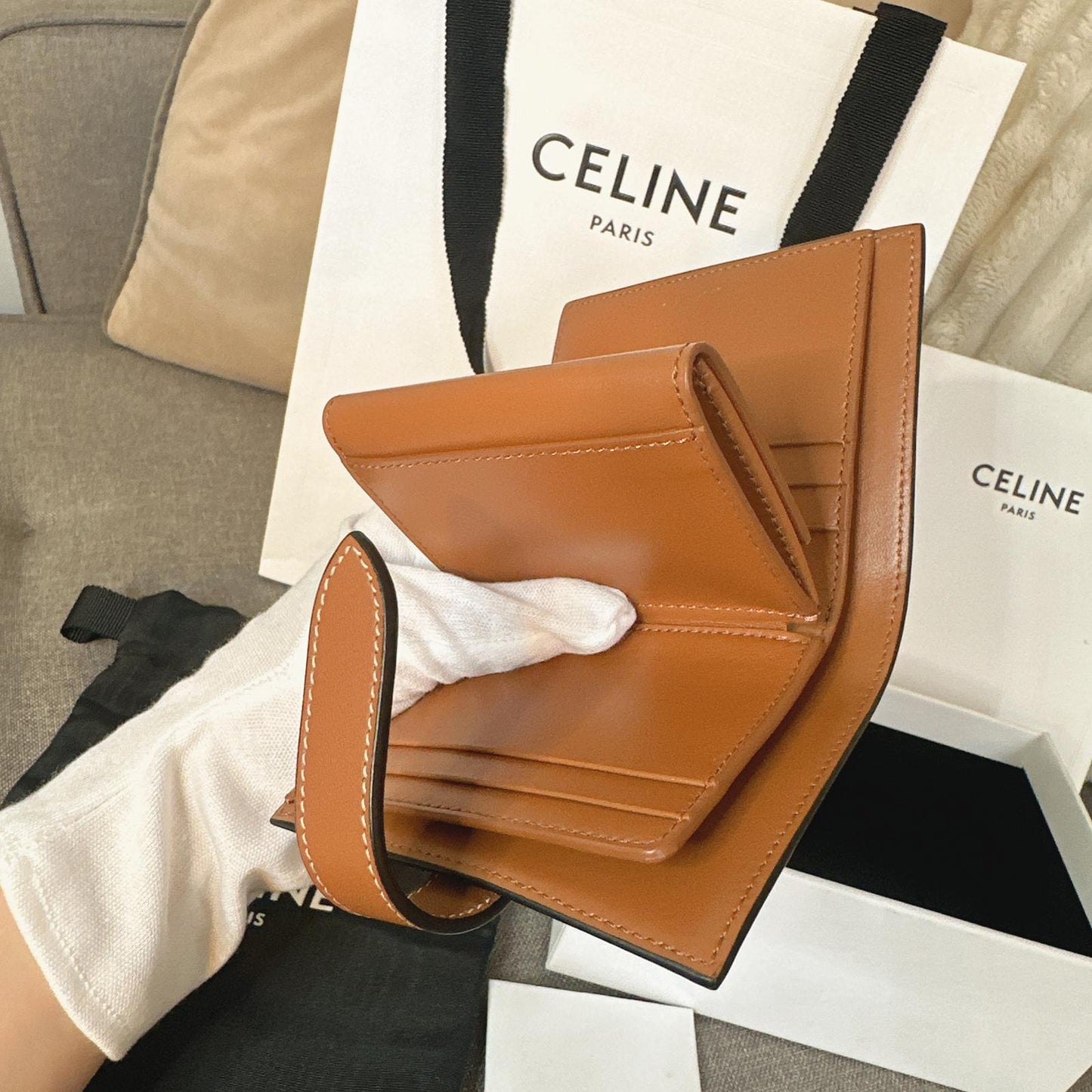 *現貨*Celine▪️Strap In Triomphe S 老花牛皮短夾-棕 P12000 /T20000