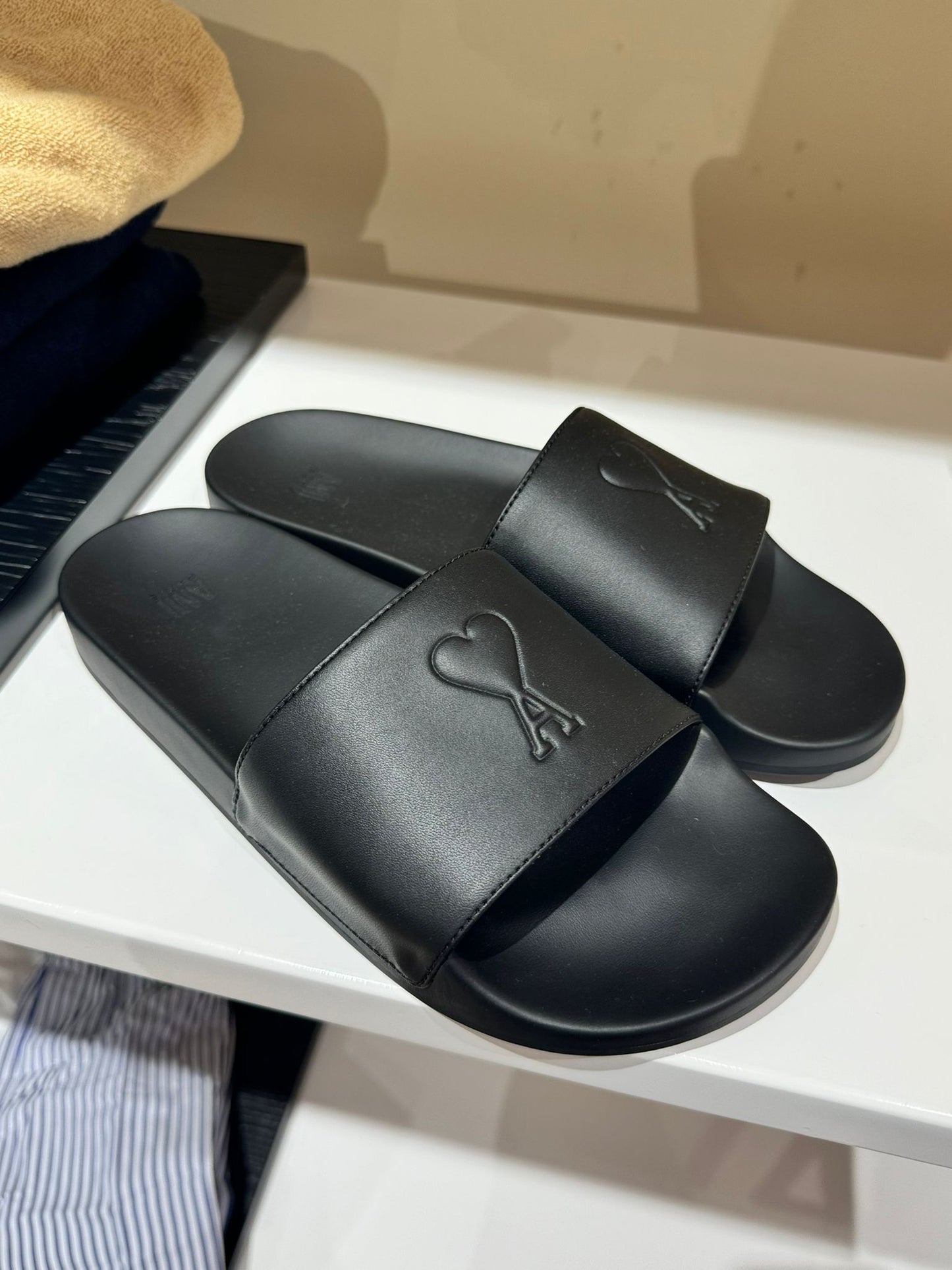 @Ami Slippers Logo拖鞋/145P87 🔔限時折🉐4720