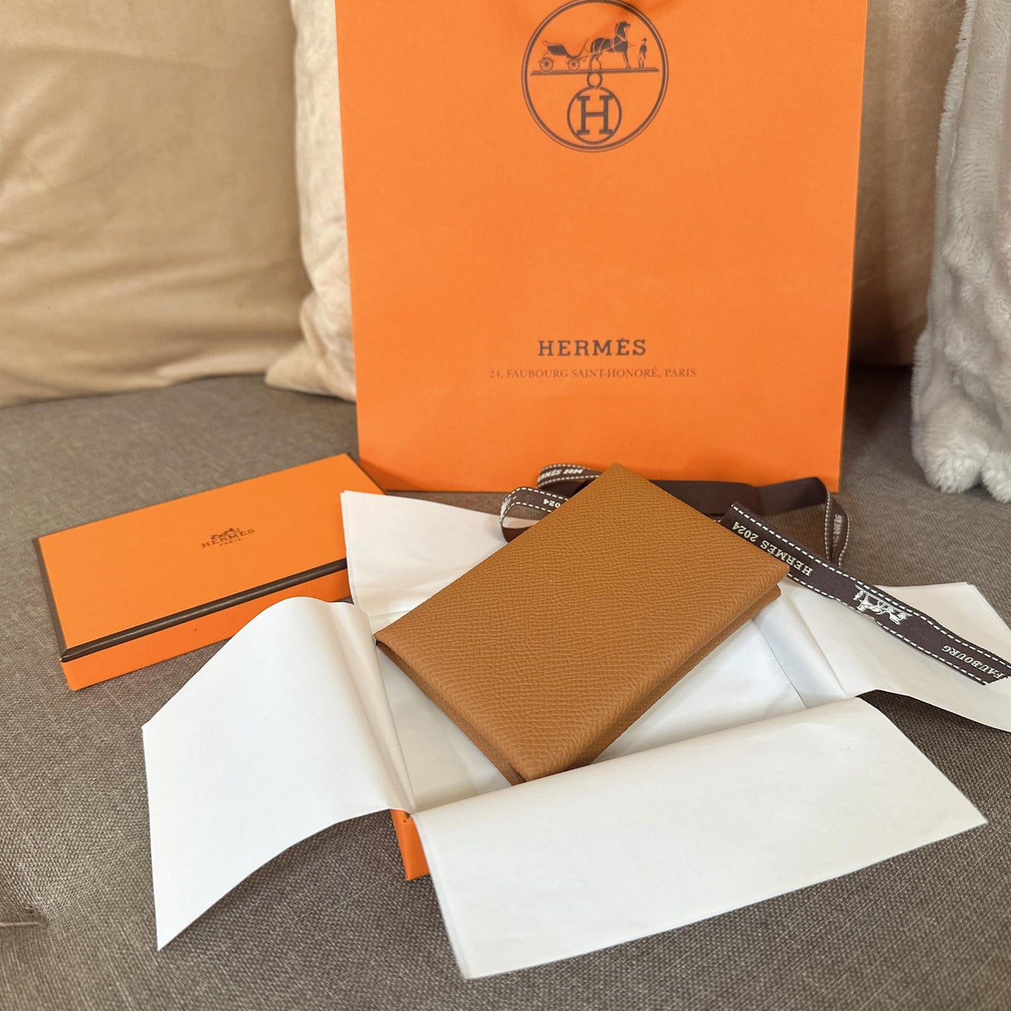 *現貨*Hermes Calvin Duo 金棕卡包 P18900 /T23800