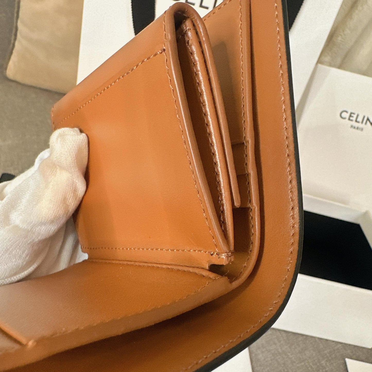 *現貨*Celine▪️Strap In Triomphe S 老花牛皮短夾-棕 P12000 /T20000