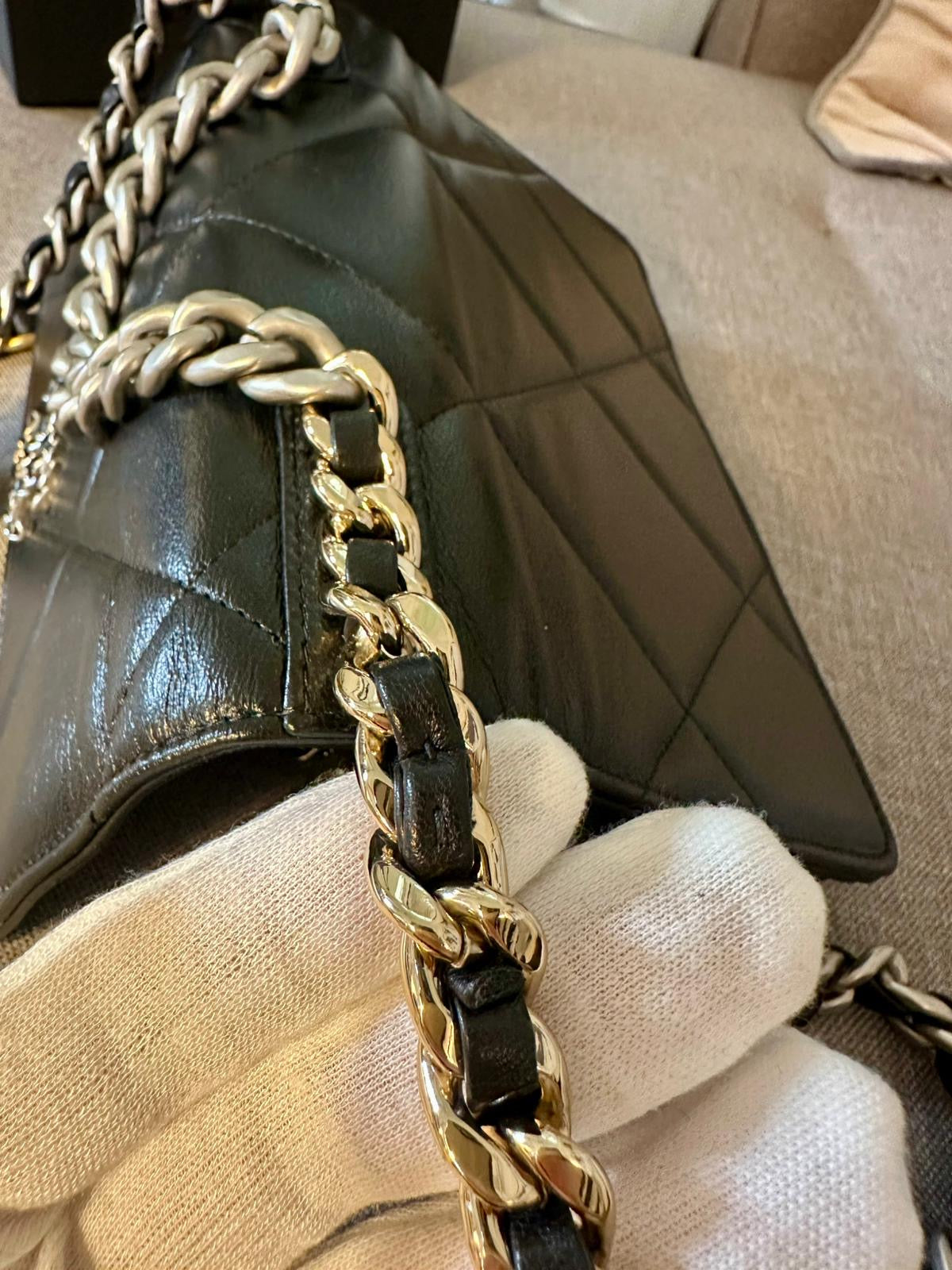 *現貨*CHANEL 19 WOC 經典19小羊皮鏈包-黑銀釦  P116000 /T150000