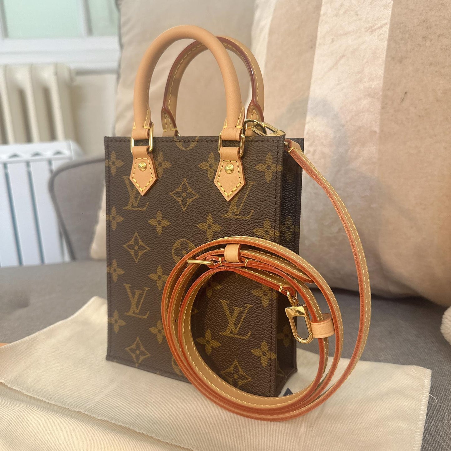 *現貨*LV Petit Sac Plat 小款琴譜包 P39800 /T63500
