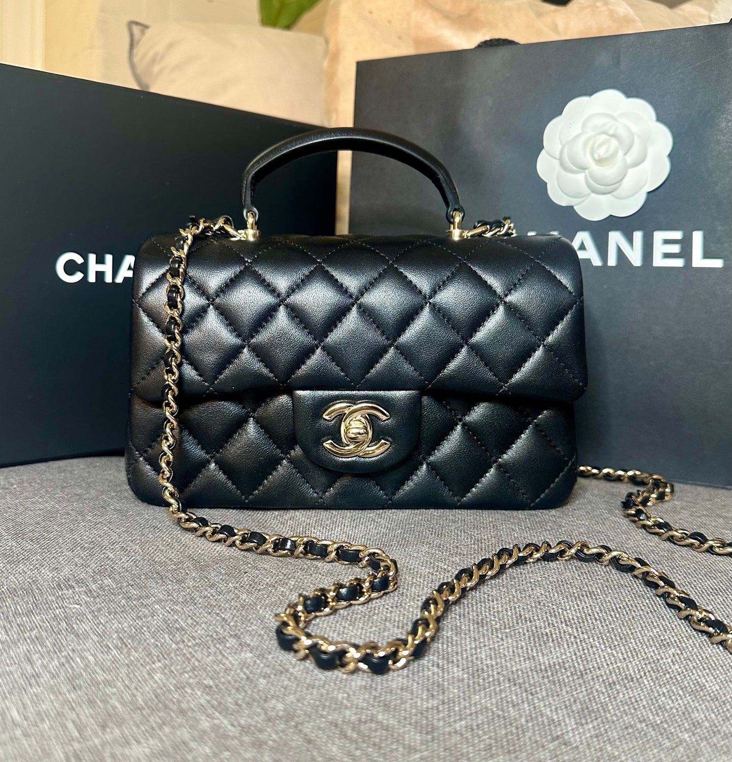 *現貨*CHANEL 24A CF20 HANDLE MINI 大迷你提把口蓋包 香檳淡金釦 P180000 /T218000