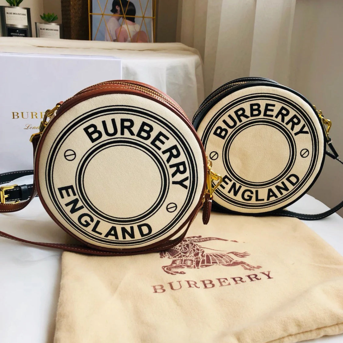 @Burberry Louise Logo Print 圓餅斜跨包/850P379 🔥下殺🉐18060