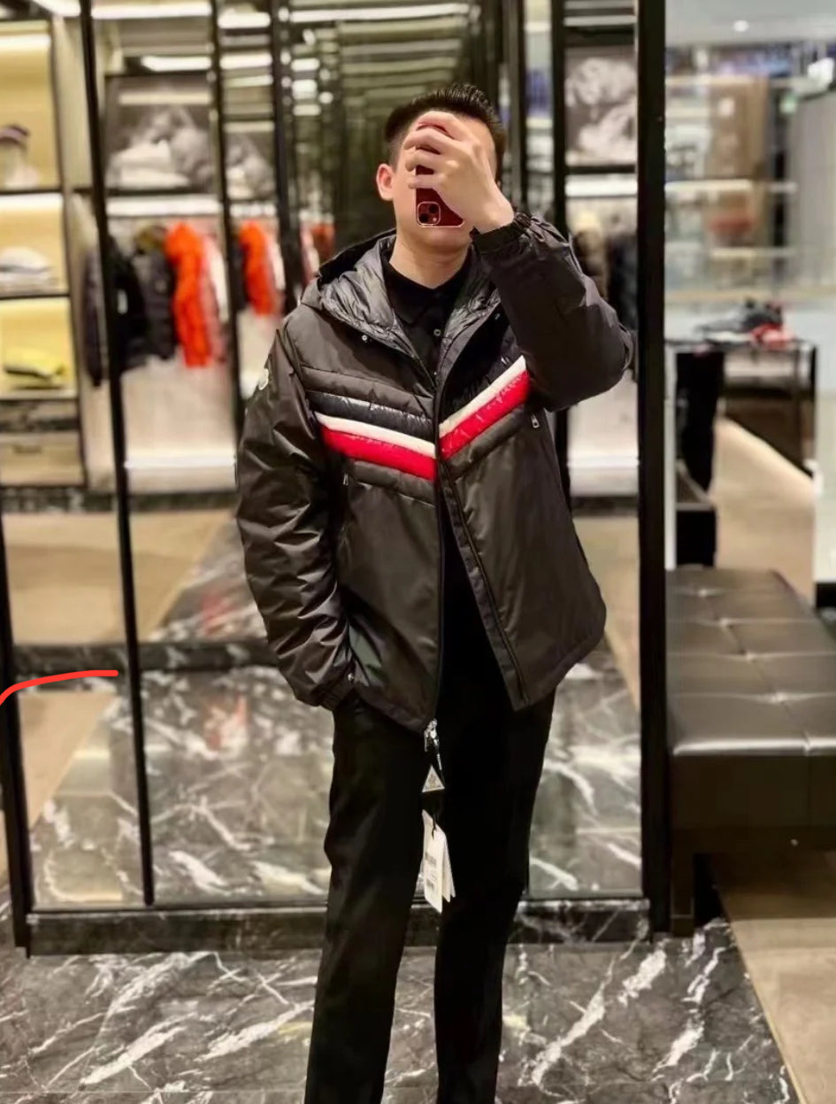 @Moncler 男生款輕薄羽絨外套/502 🔔限時折🉐23590