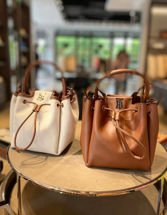 @Burberry Peony 水桶包-焦糖色/890P625 🔥折上七折🉐20690