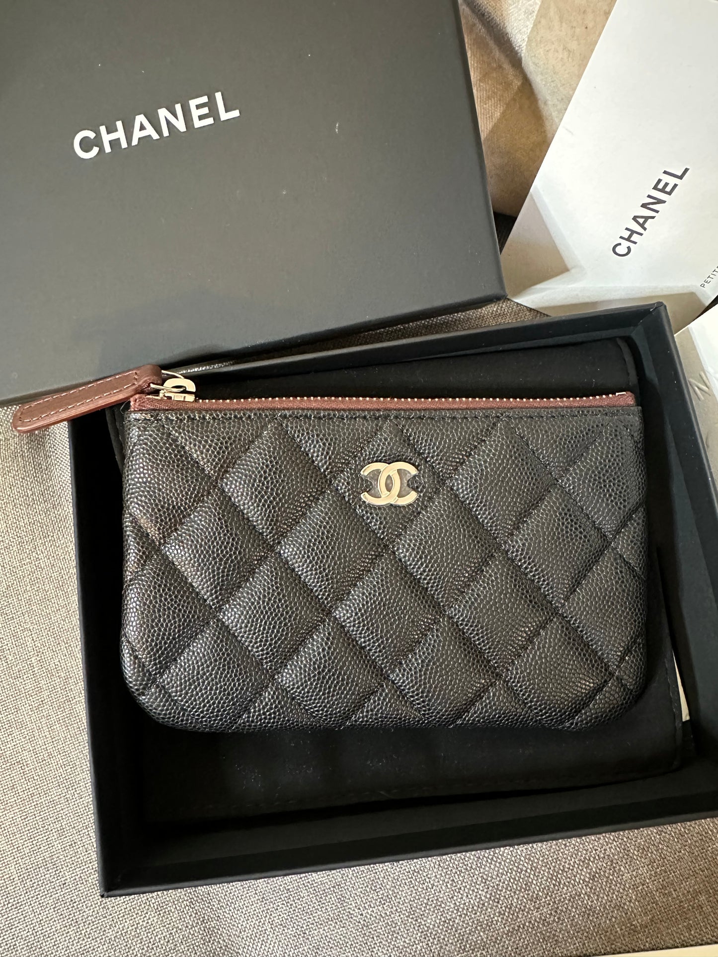 *現貨*CHANEL▪️ZIPPED CASE SMALL 一字拉鍊零錢包 特惠✨🉐22800