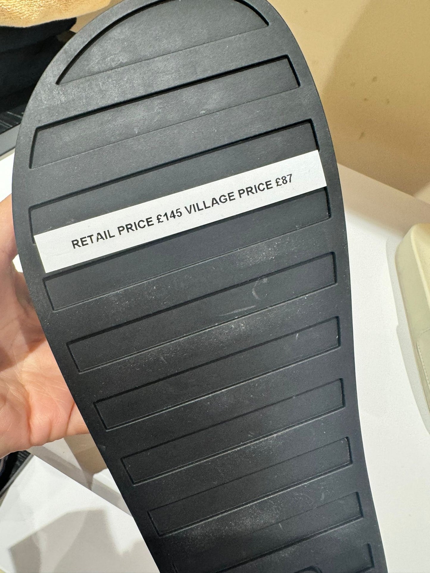 @Ami Slippers Logo拖鞋/145P87 🔔限時折🉐4720