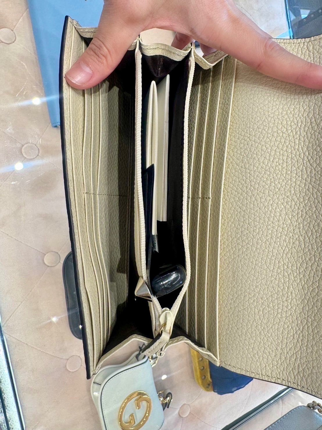 *現貨*@Gucci Marmont 馬夢白色掀蓋長夾 P15000 /T19000