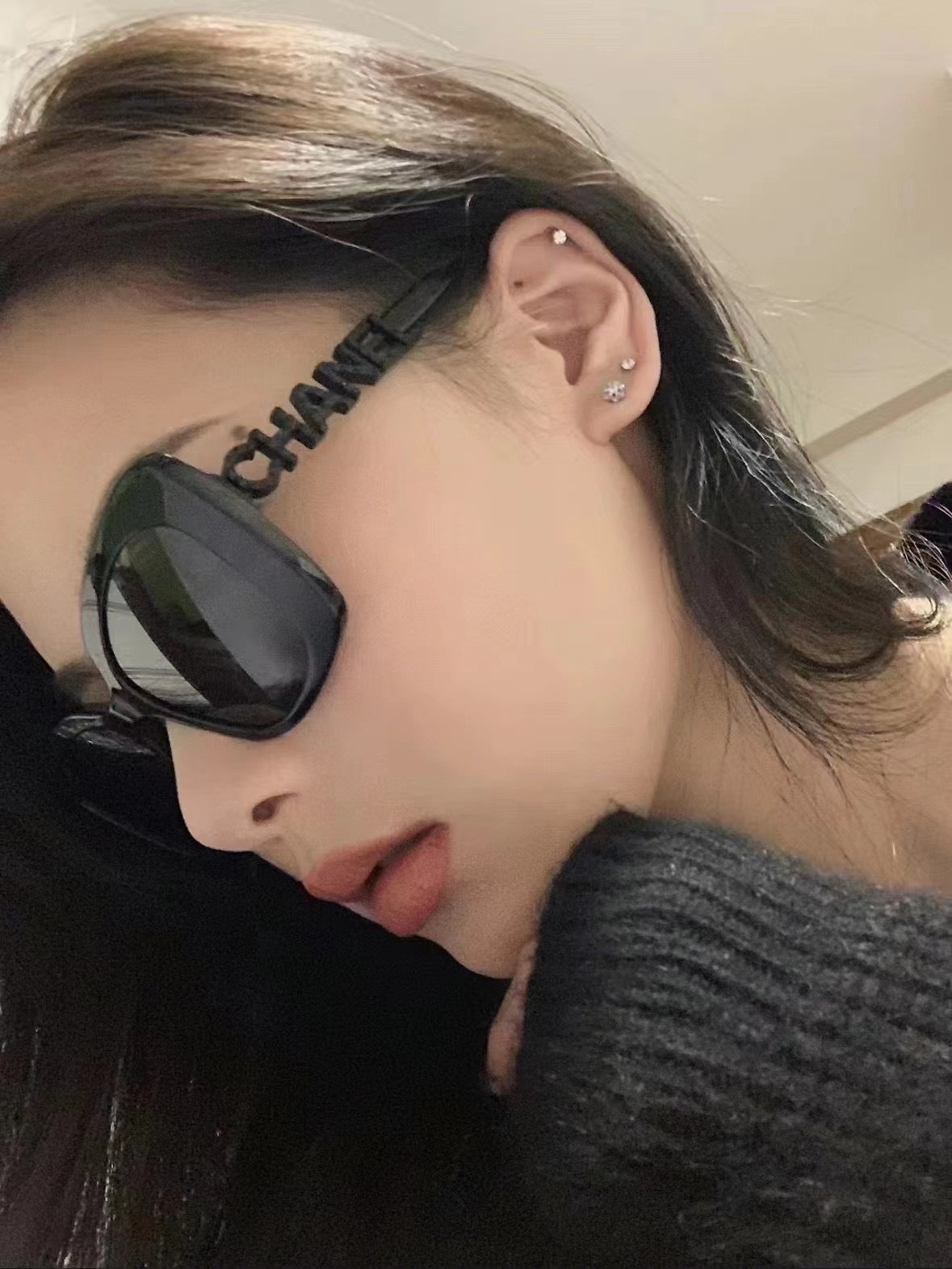 CHANEL✨ Sunglasses Logo 黑字母水鑽墨鏡