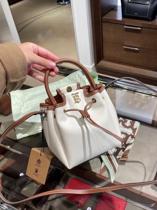 @Burberry Peony 水桶包-米白 🔥下殺🉐39999🏷