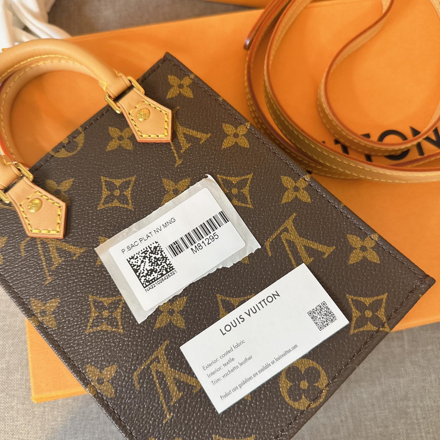 *現貨*LV Petit Sac Plat 小款琴譜包 P39800 /T63500