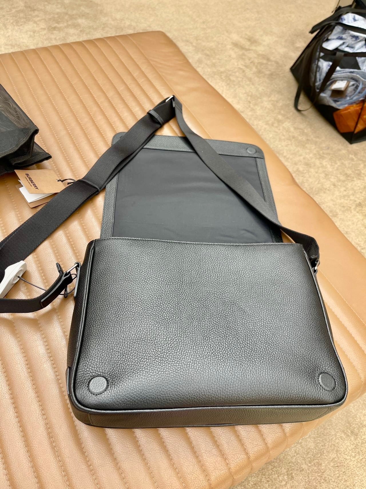 @Burberry Bruno M 中款郵差包/990P550 🔥折上七折🉐18330