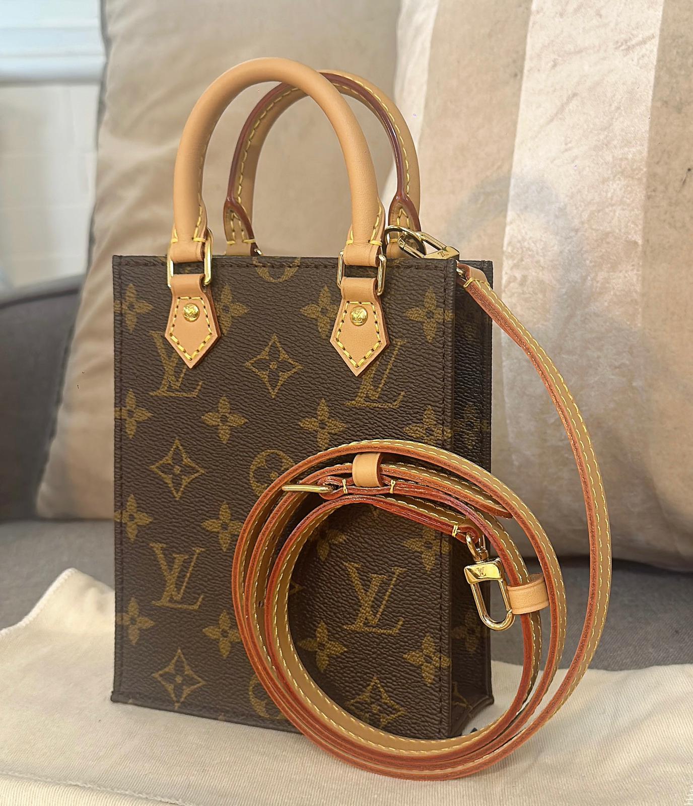 *現貨*LV Petit Sac Plat 小款琴譜包 P39800 /T63500