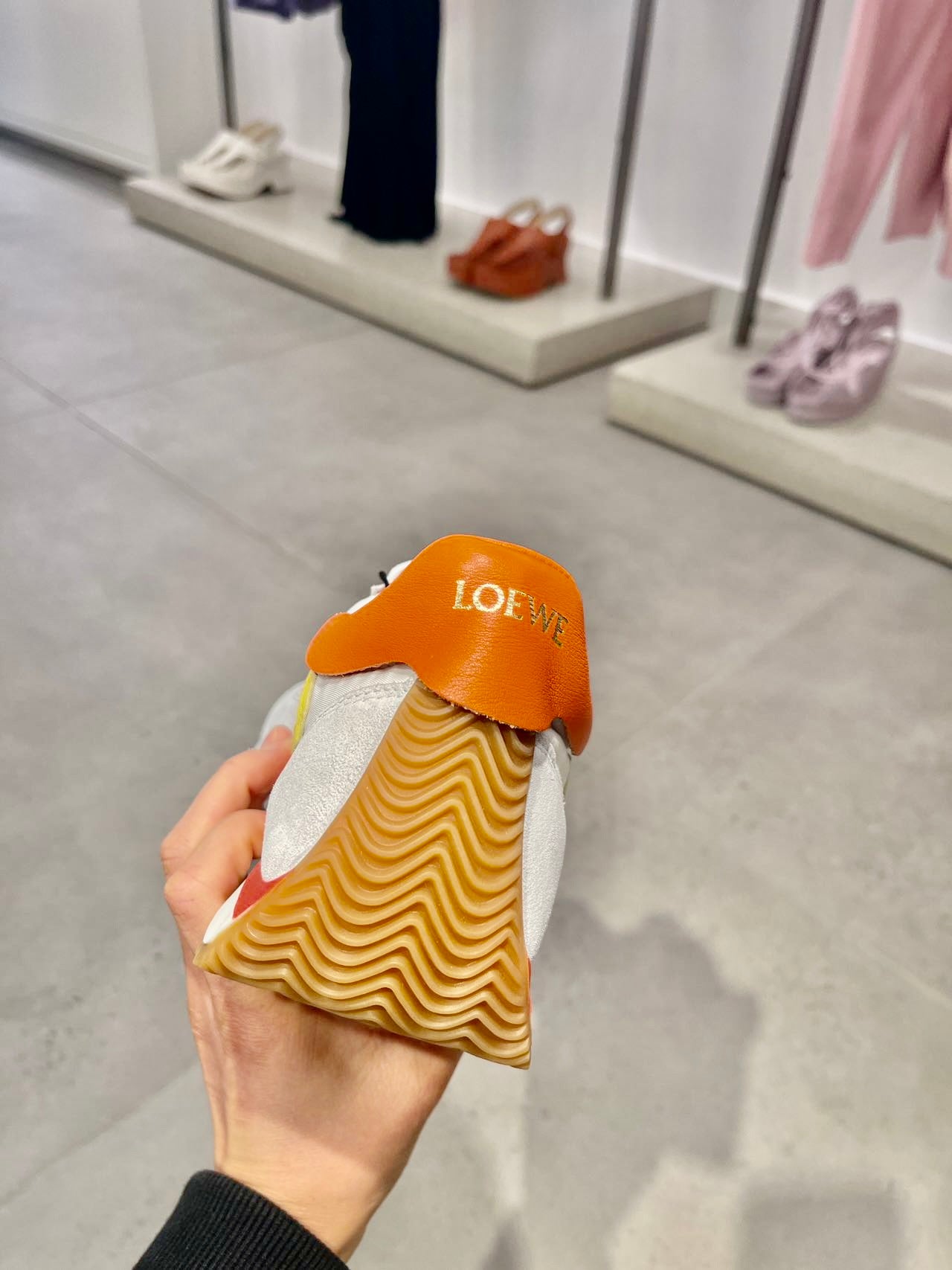 @Loewe 藍/黃 爆款阿甘鞋 P295 🔔限時折扣 🉐14280