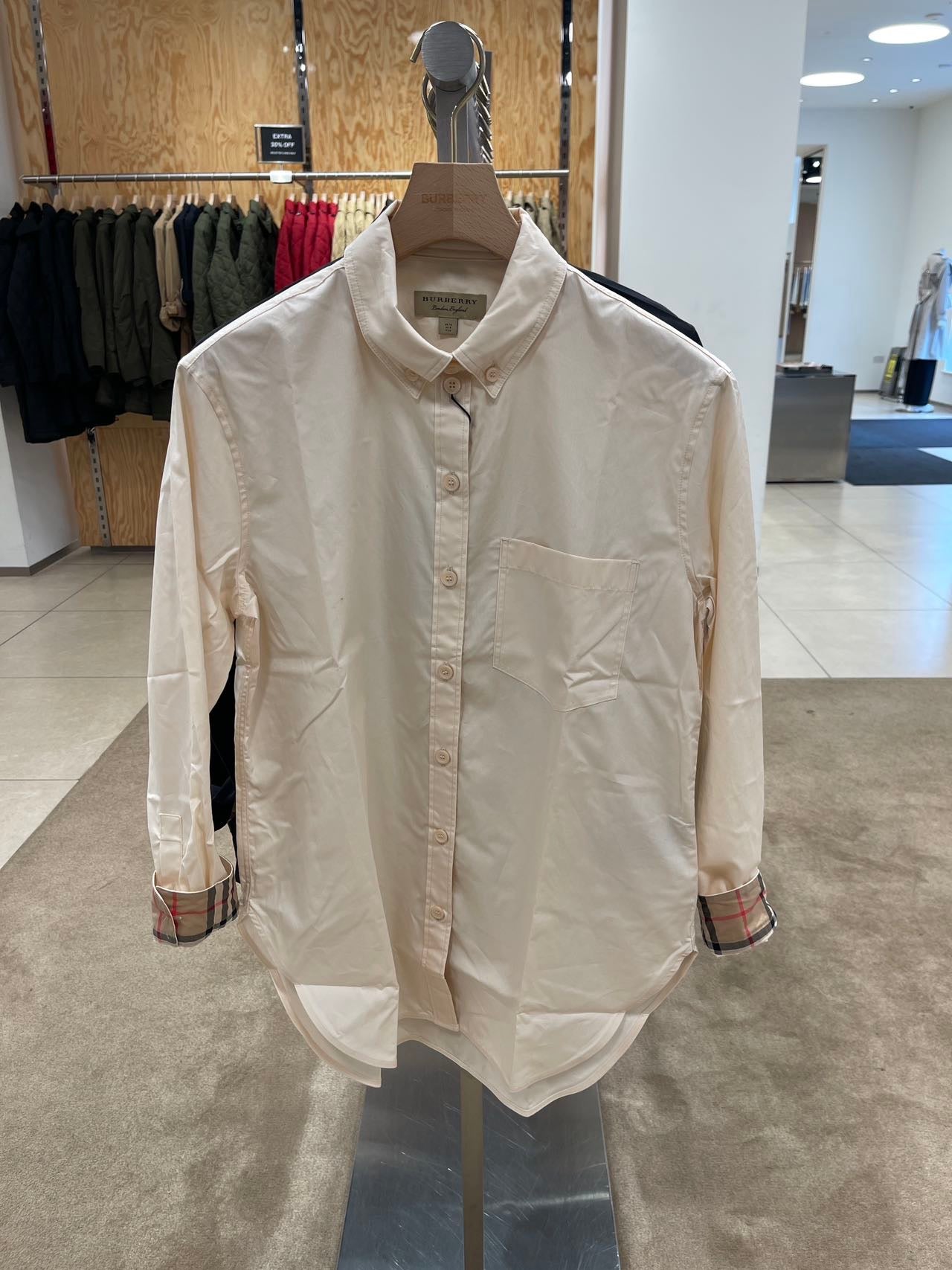 @Burberry 女款襯衫上衣/490P180 🔥快閃折上六折 🉐6360