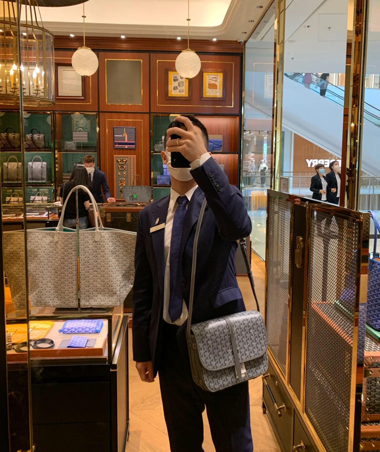 Goyard Belvedere MM 馬鞍郵差包/2195E2560 🍀🉐103400🇪🇺
