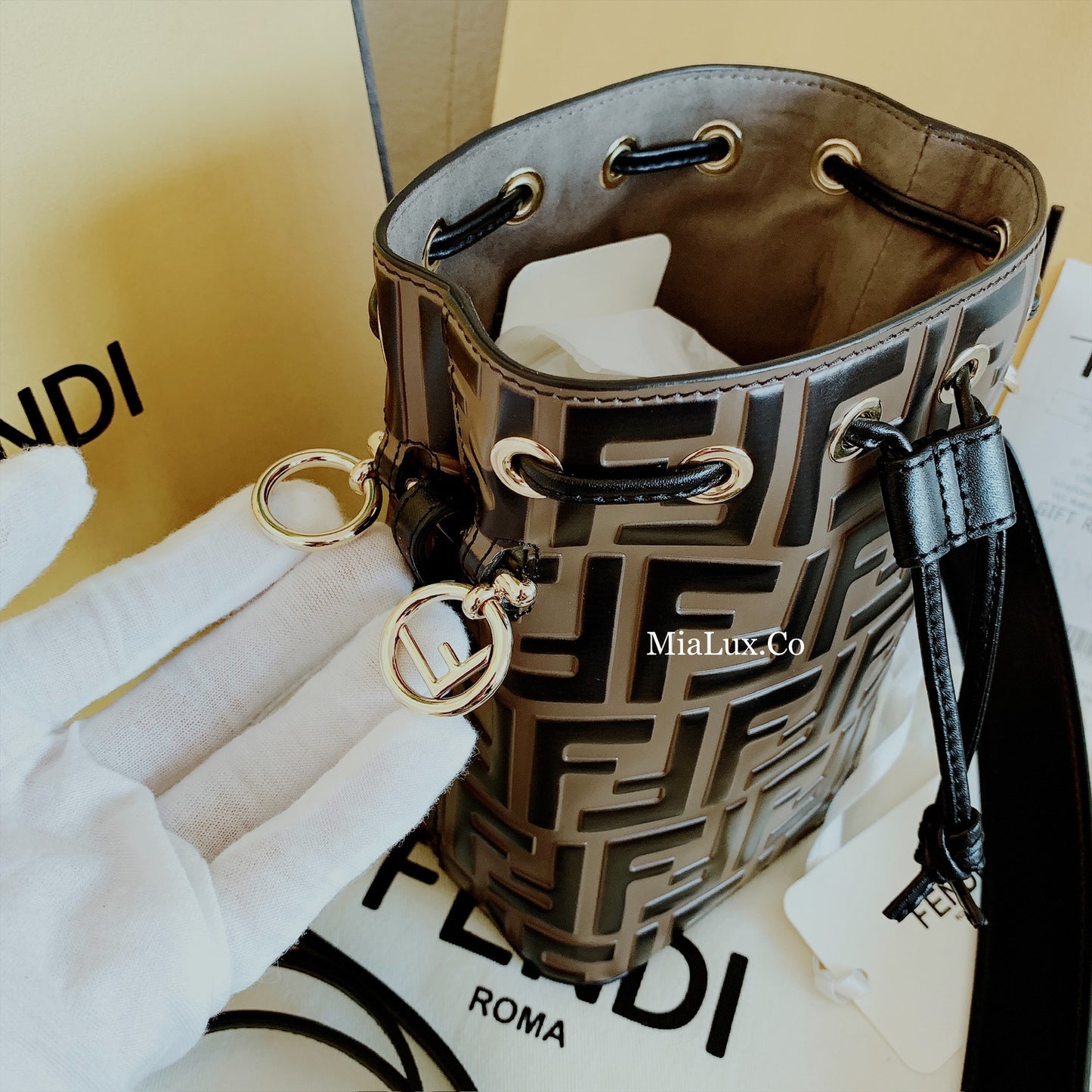 Fendi Mon Tresor Mini 迷你牛皮抽繩水桶包/1420E1550💰
