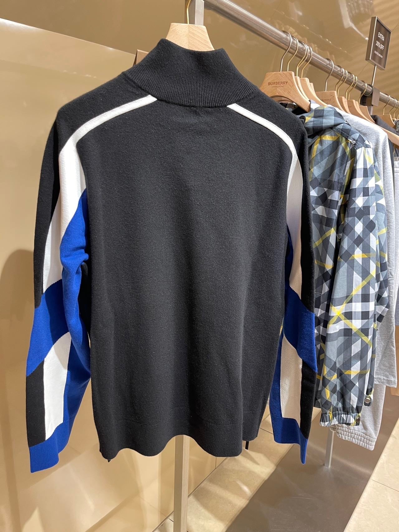 @Burberry 男生款羊毛上衣/750P249 🔥折上六折🉐8220