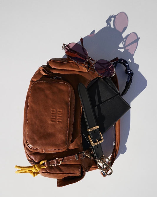 MiuMiu Nappa Pocket 復古做舊機車腋下包/2500E2700 🉐95500🇪🇺