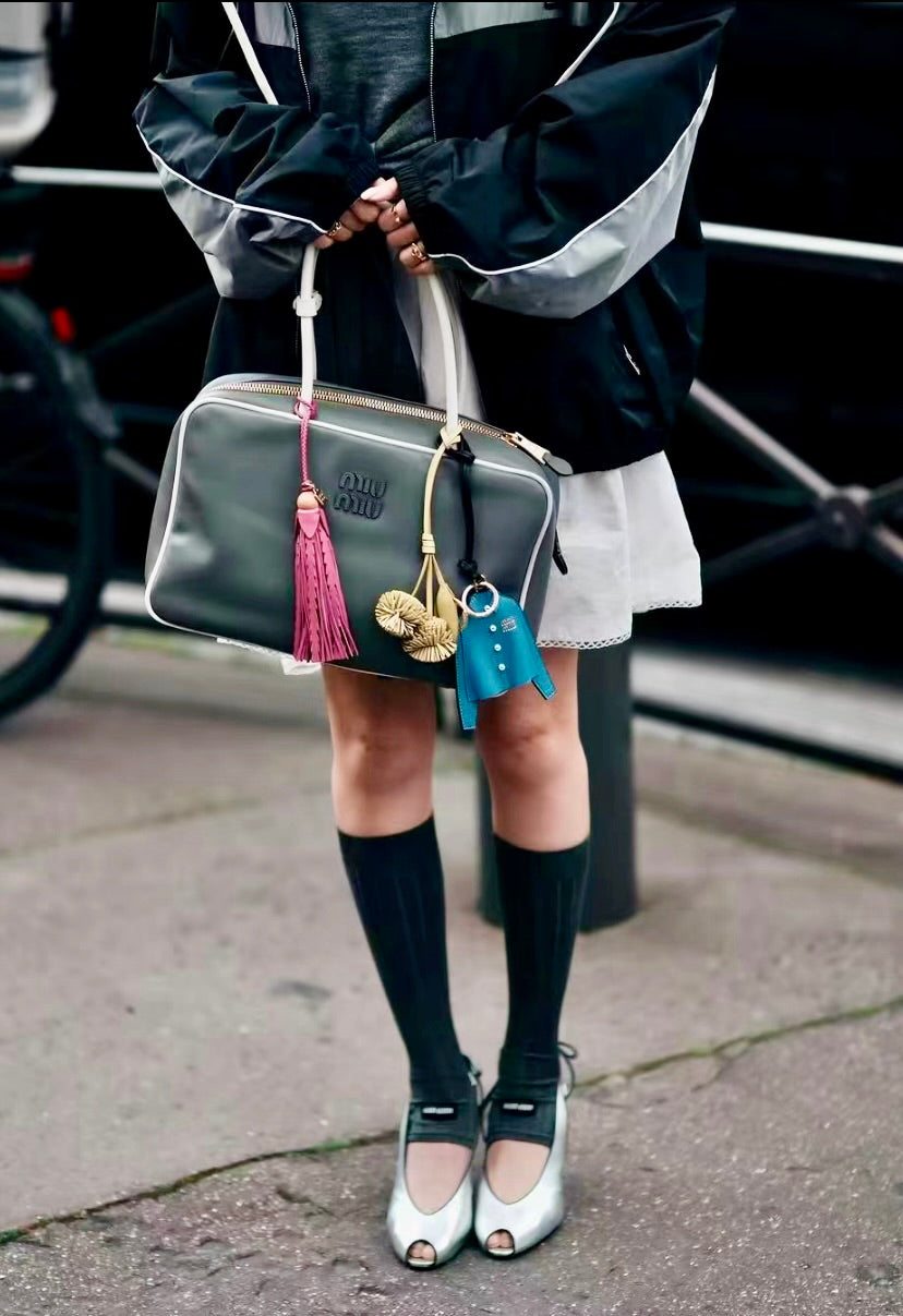 MiuMiu Beau Leather M/L 皮革公文包/E2750E2950 🇪🇺