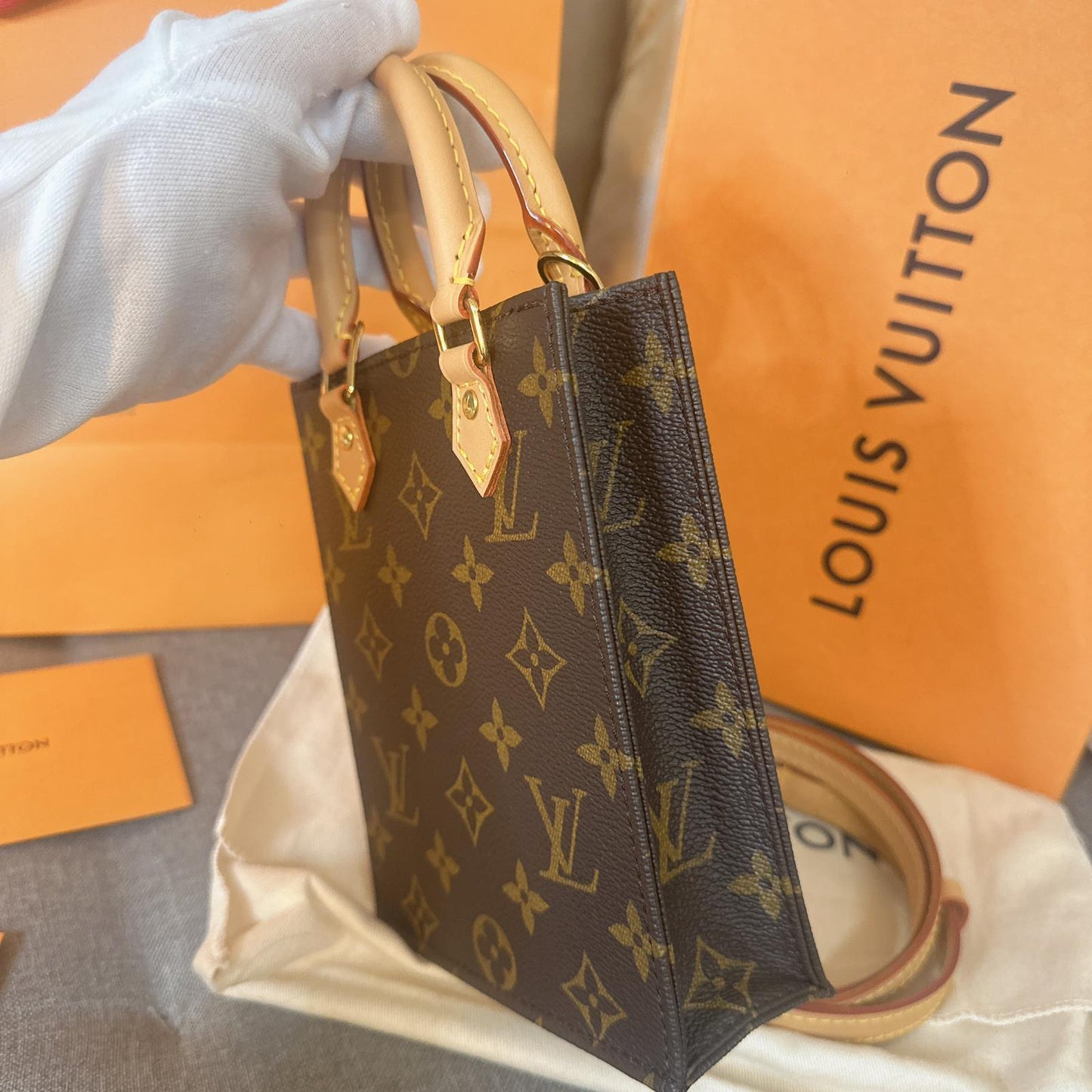 *現貨*LV Petit Sac Plat 小款琴譜包 P39800 /T63500