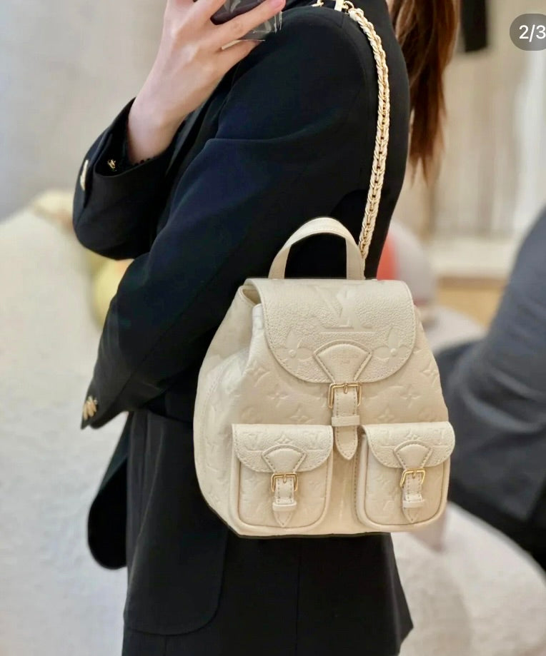 LV Backup 後背包 ✨🉐108000 🏷️