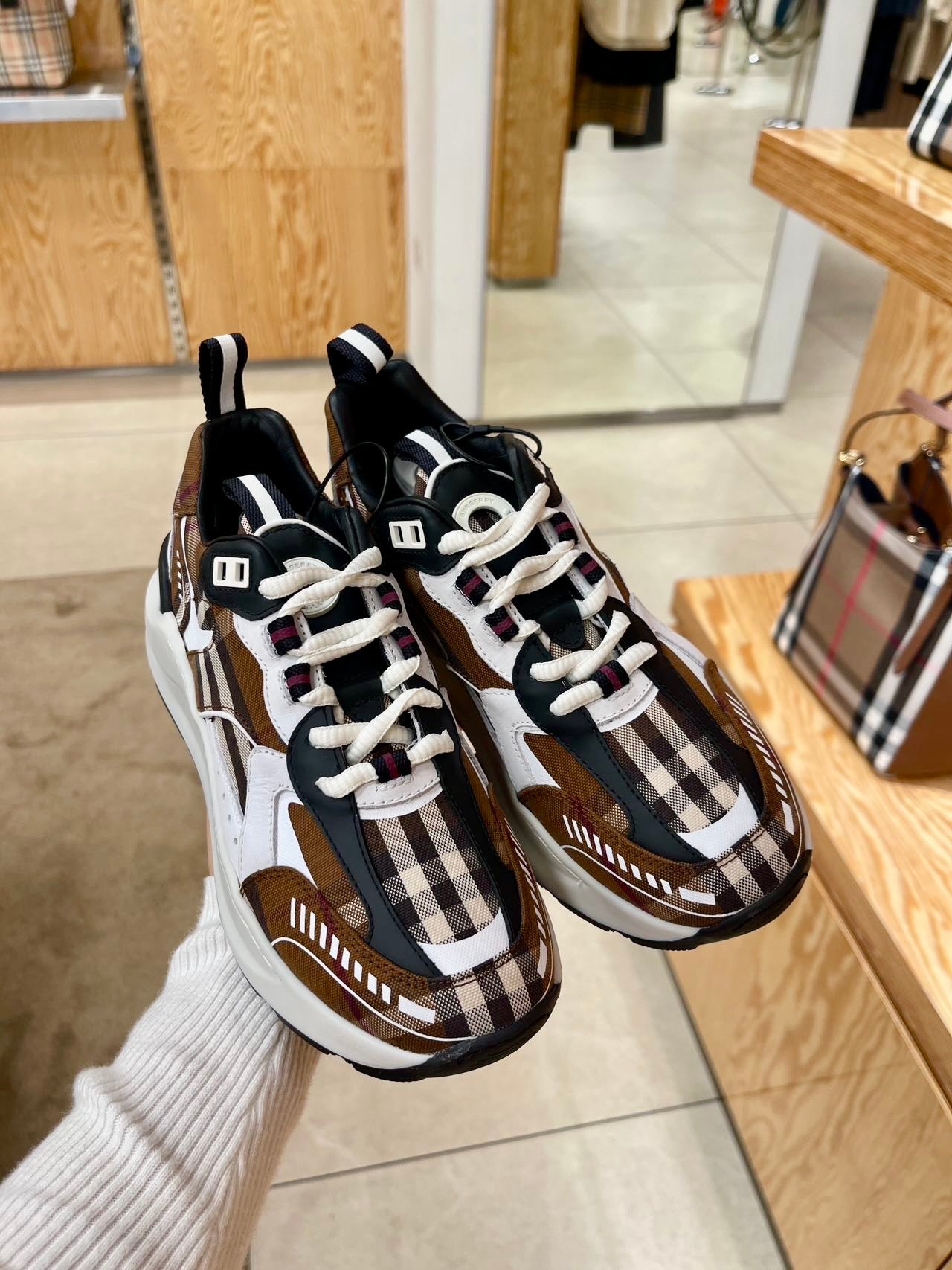 @Burberry 男女款老爹鞋/650P169 🔥下殺🉐9110