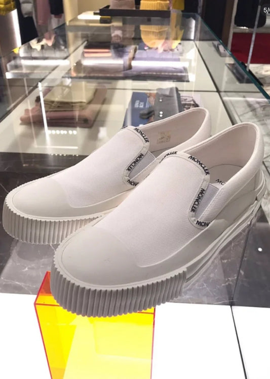 @Moncler Sneakers 男款帆布平底鞋/455P145 🔔限時折🉐8030