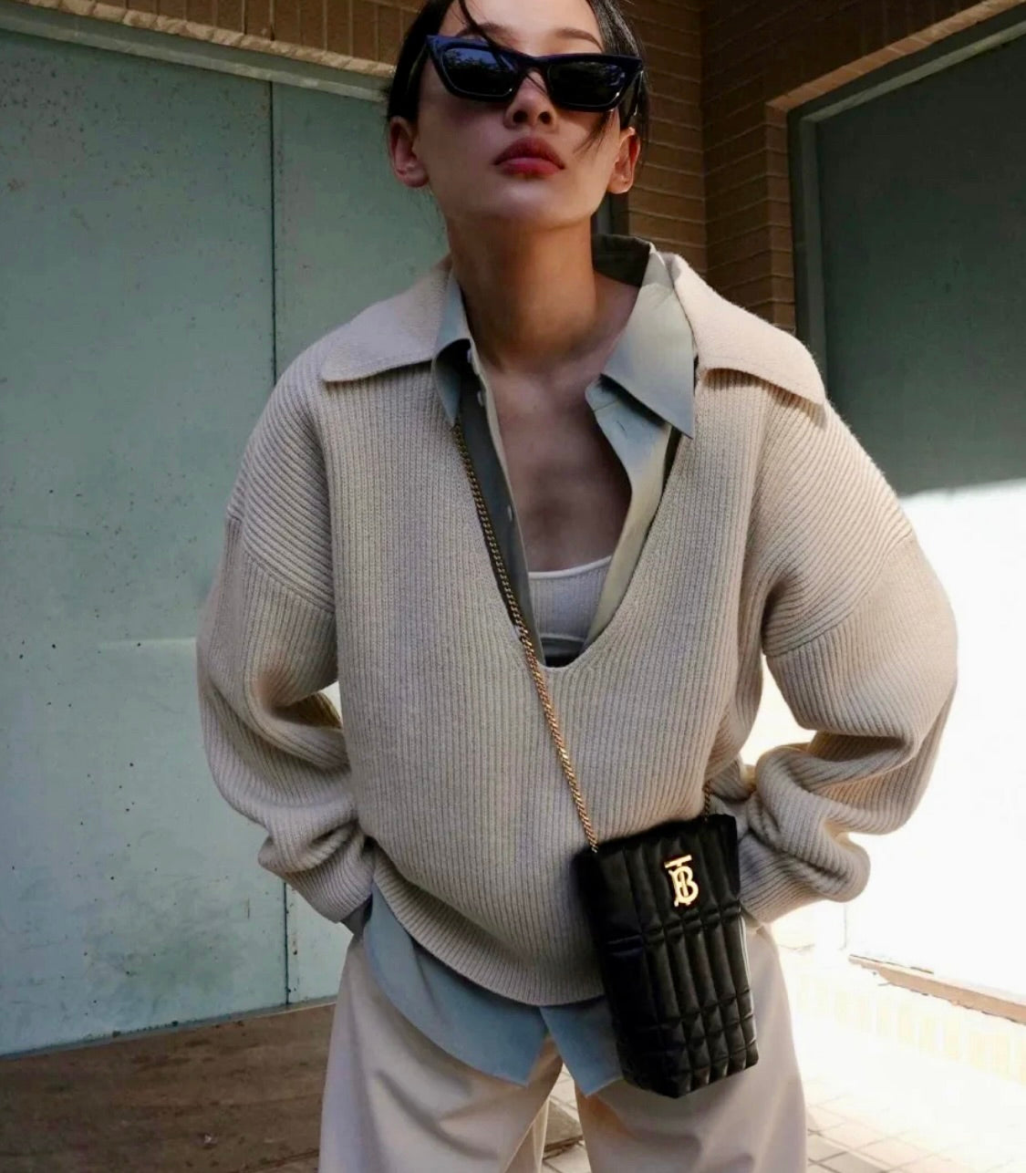 @Burberry Lola TB Micro 水桶包-黑金/690P279 🔥下殺🉐13560